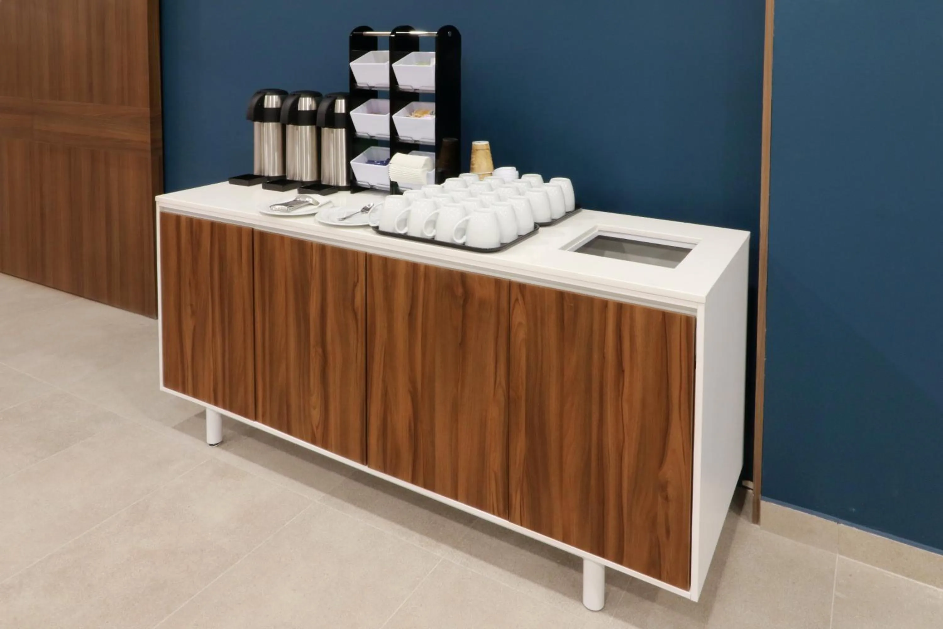 Restaurant/places to eat in Holiday Inn Express & Suites - Playa del Carmen by IHG