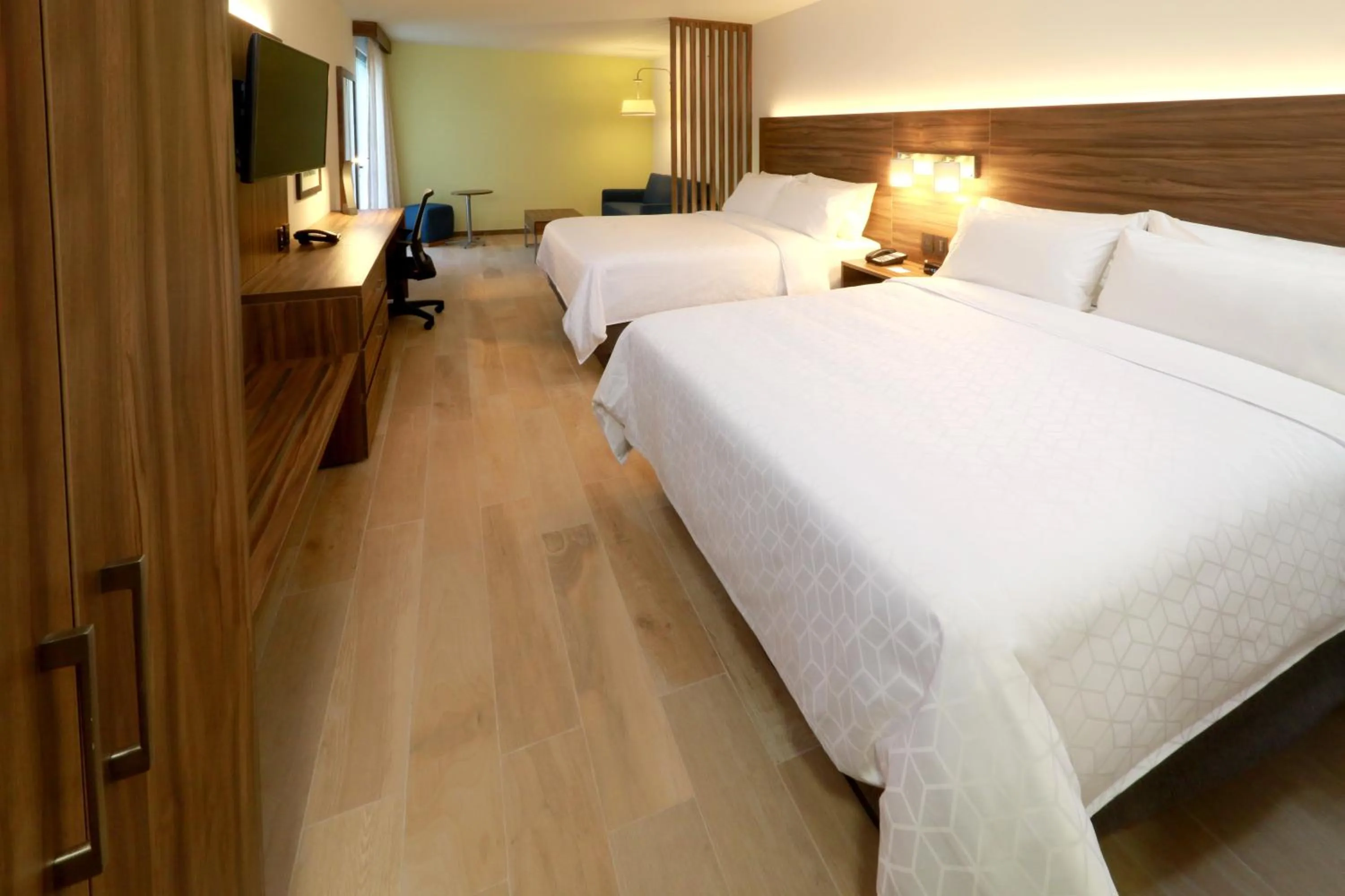 Photo of the whole room, Bed in Holiday Inn Express & Suites - Playa del Carmen by IHG