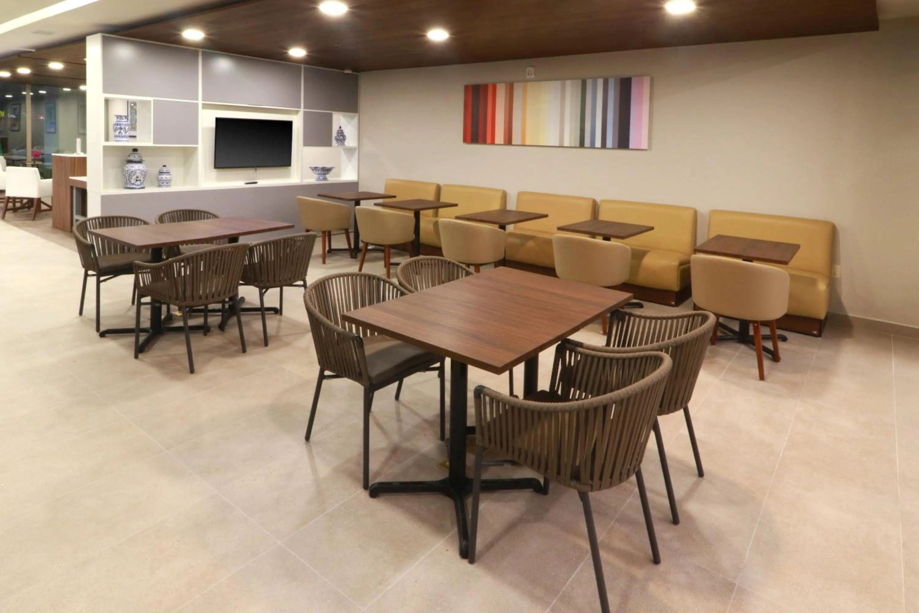 Breakfast in Holiday Inn Express & Suites - Playa del Carmen by IHG