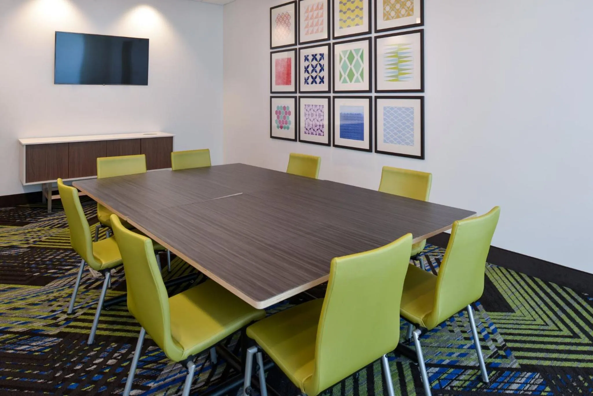 Meeting/conference room in Holiday Inn Express & Suites - Ottumwa by IHG