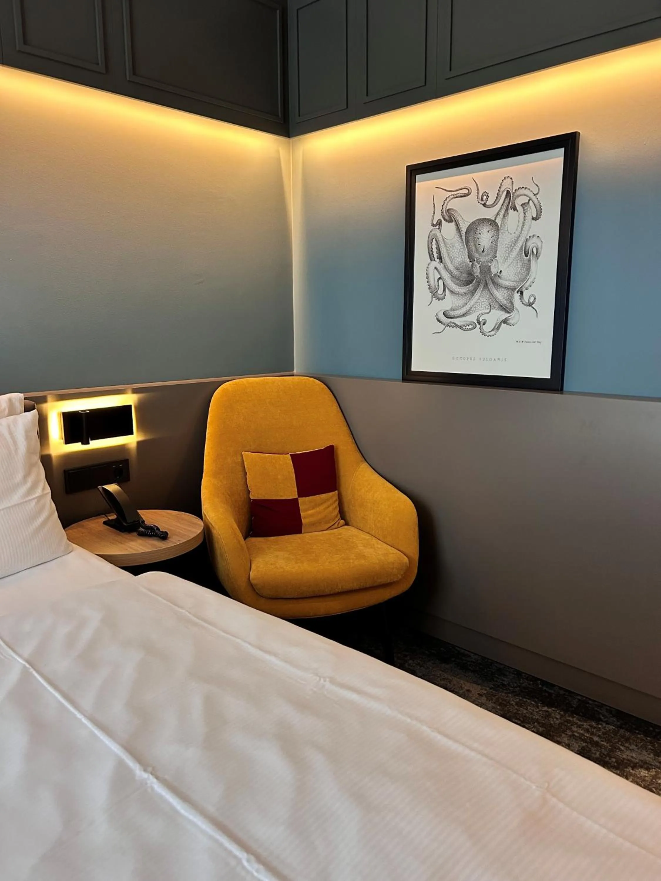 Bed in Holiday Inn - Hamburg - HafenCity by IHG