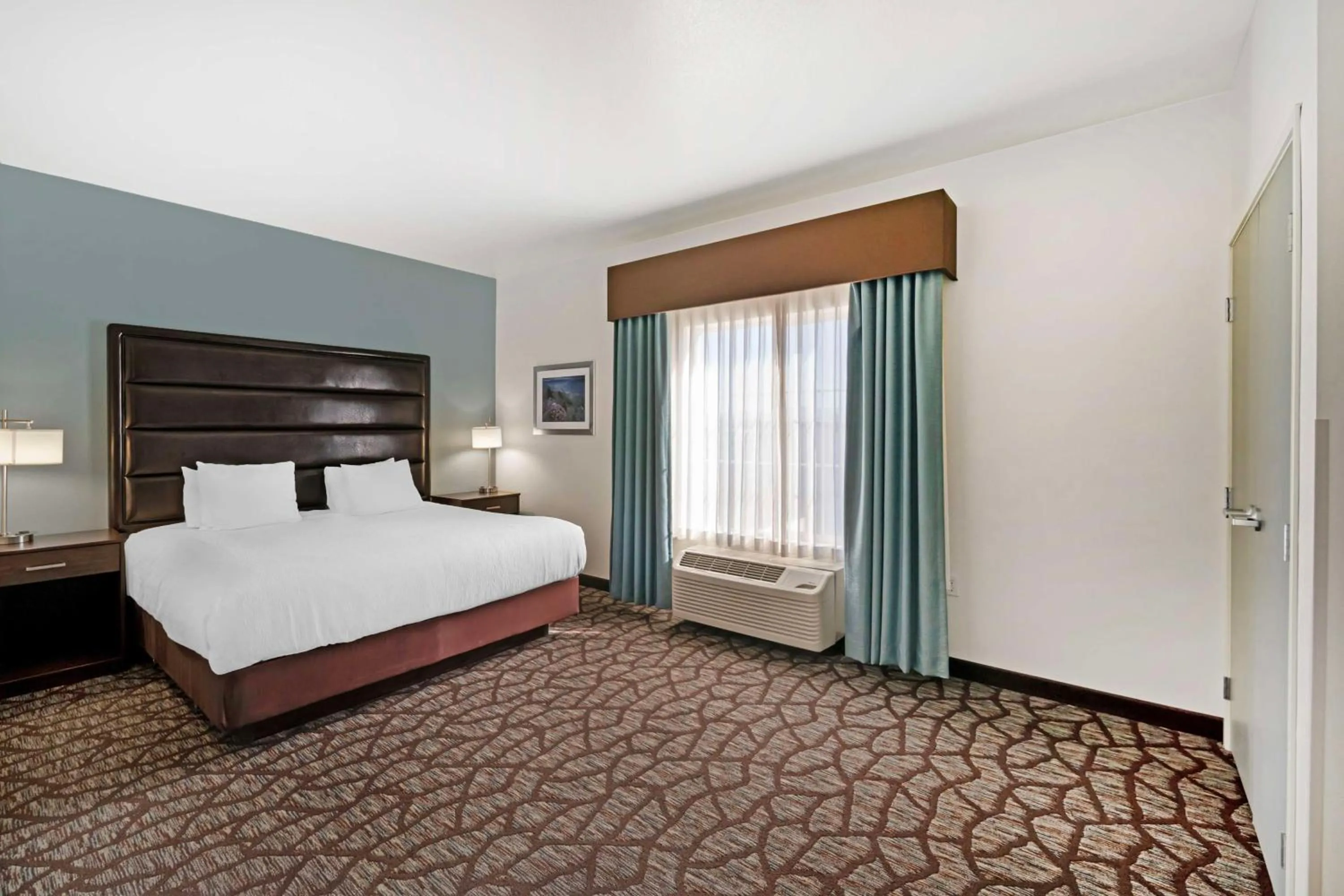 Bedroom, Bed in Best Western Crater Lake Highway White City/Medford