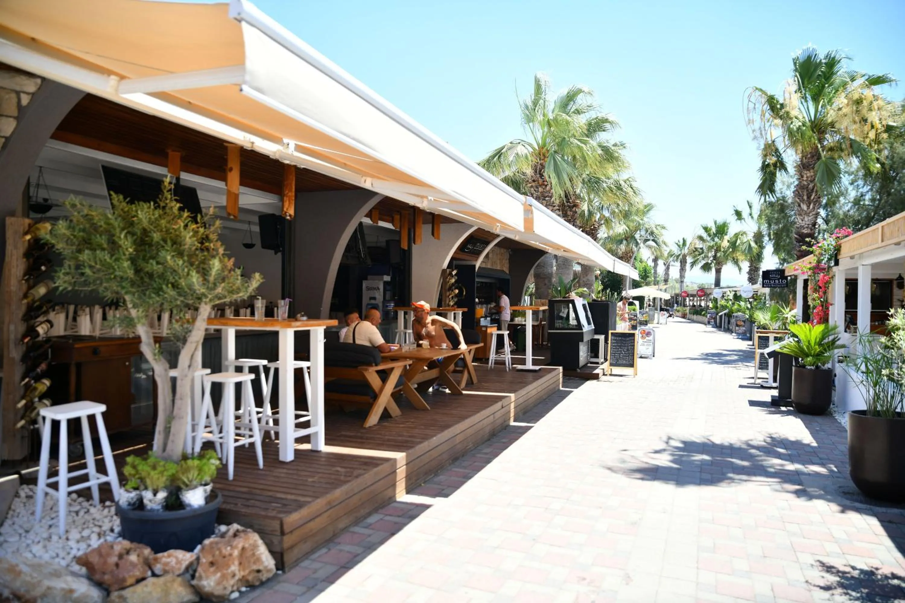 Restaurant/places to eat in MyElla Boutique Hotel