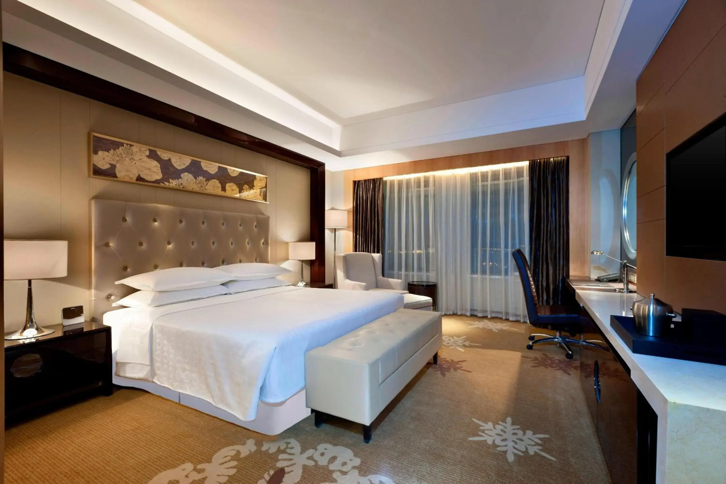 Club Room, Concierge level, Guest room, 1 King, Corner room in Sheraton Daqing Hotel Club Room, Concierge level, Guest room, 1 King, Corner room in Sheraton Daqing Hotel