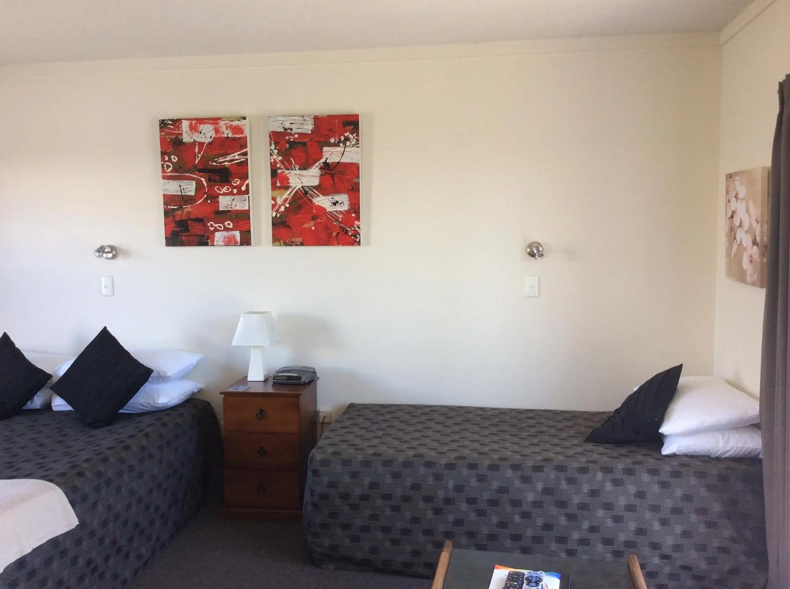 Bedroom, Bed in ASURE Kapiti Court Motel