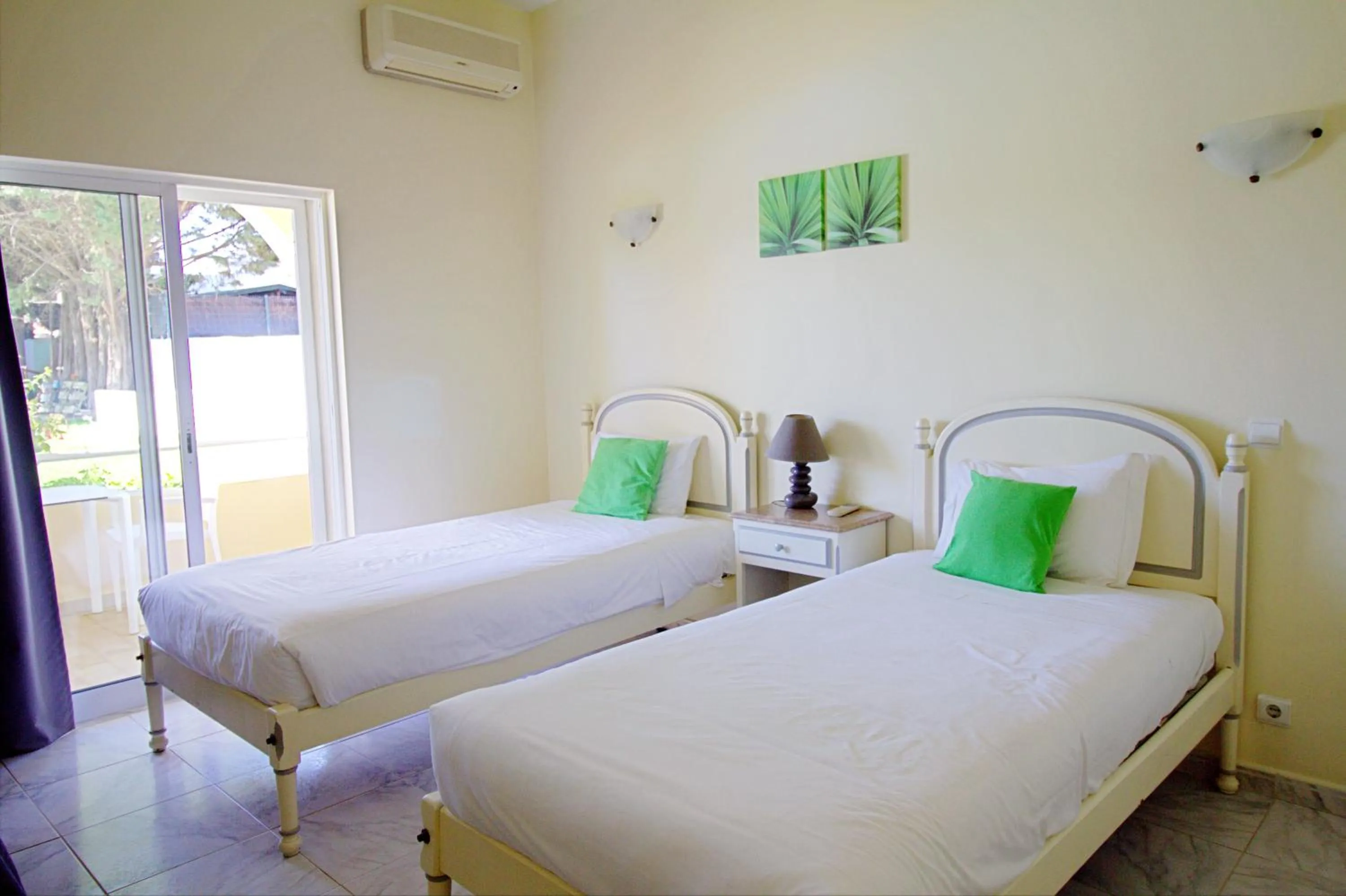 Bed in WOT Algarve Soul