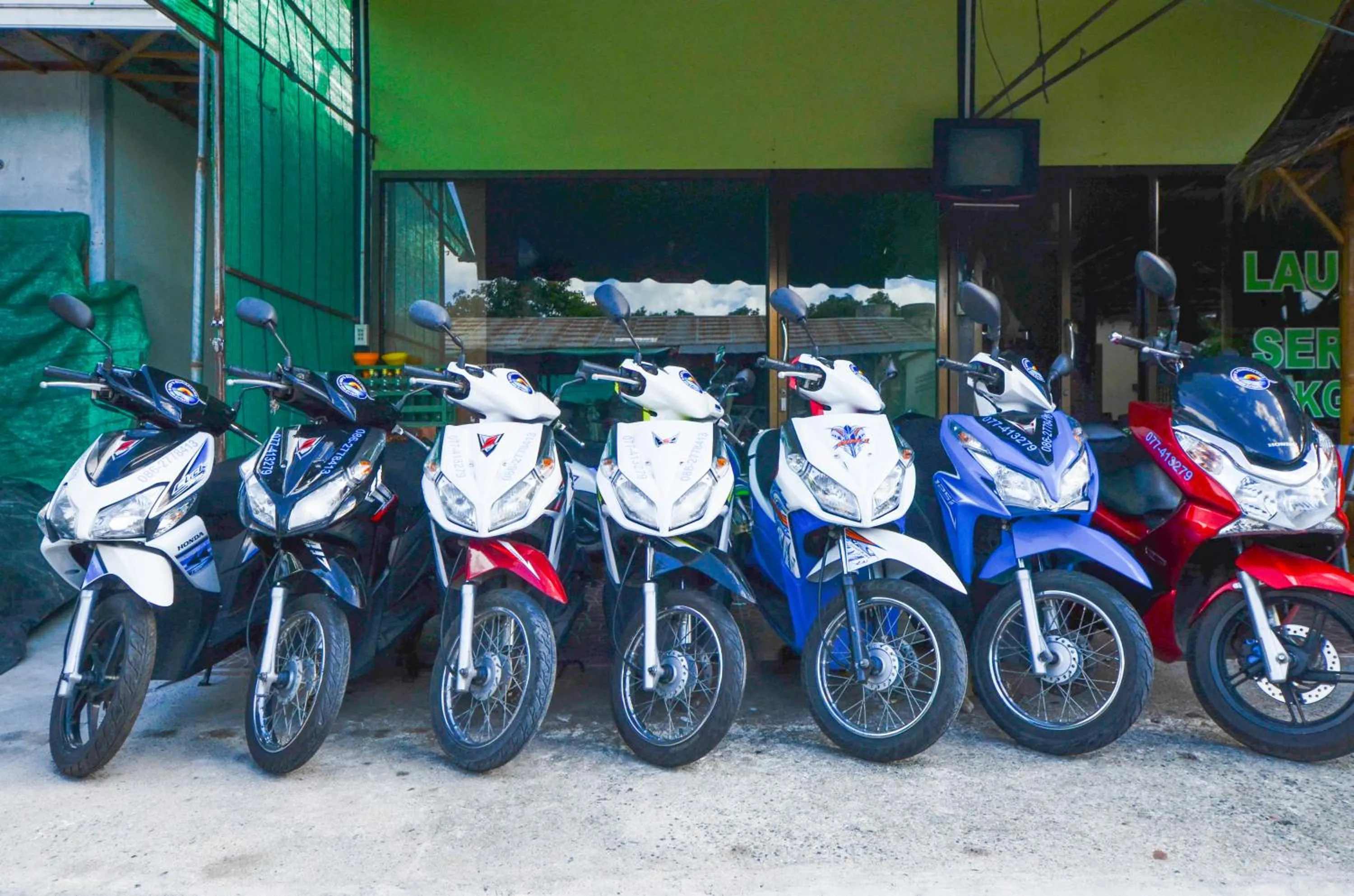 Area and facilities in Nid's Bungalows