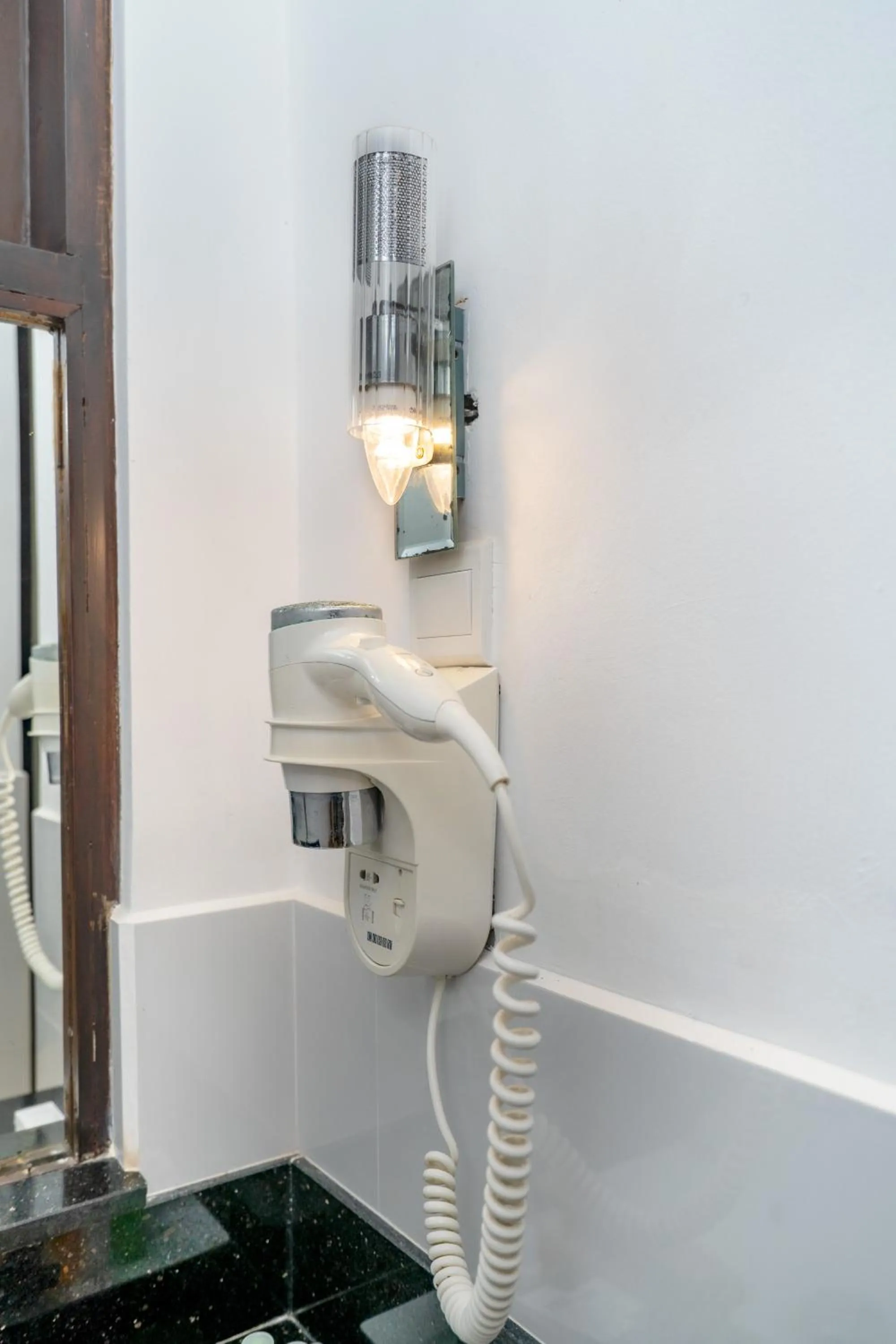 hair dryier in Grand Beach