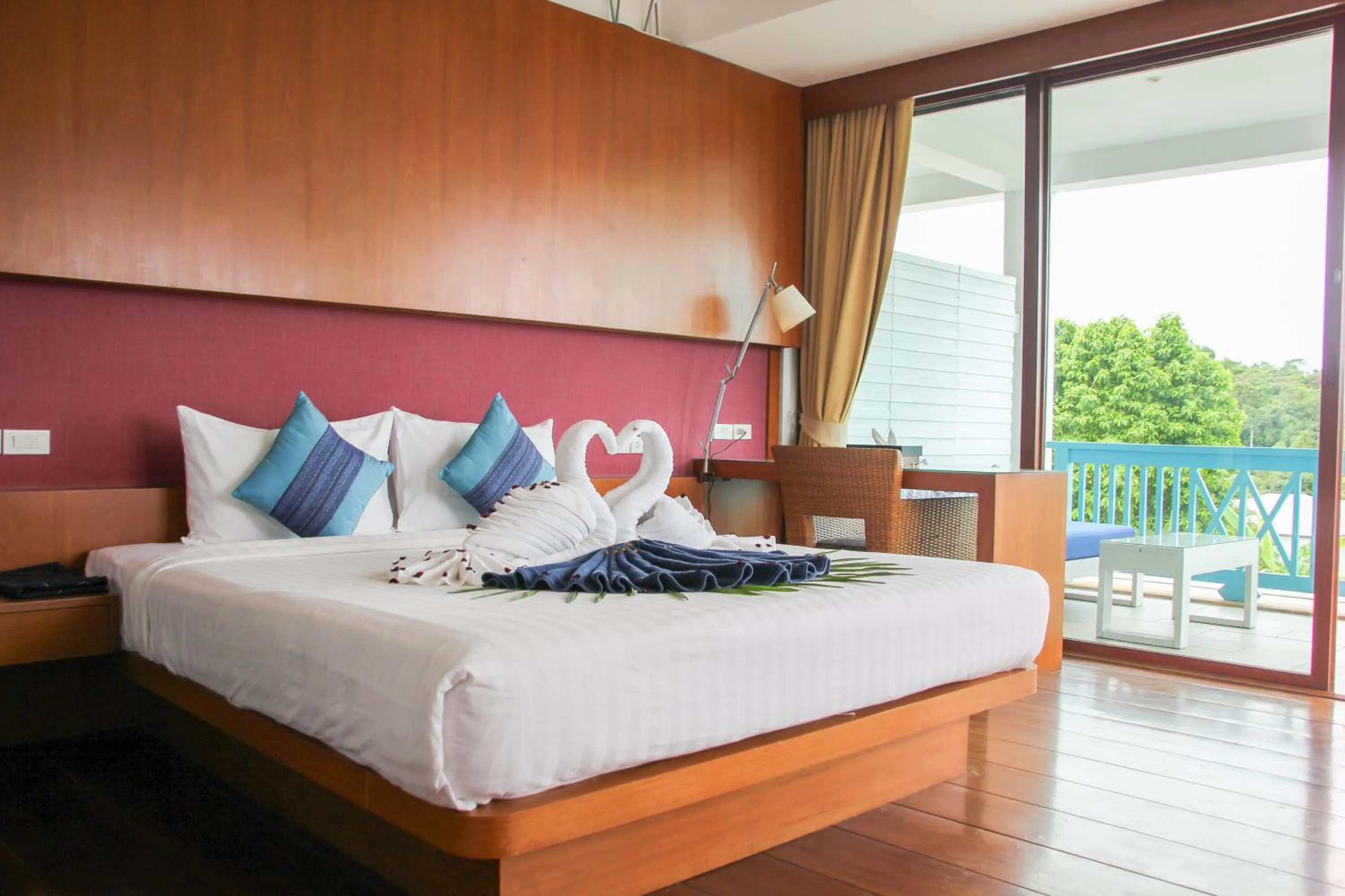 Photo of the whole room, Bed in Samui Mekkala Seaview