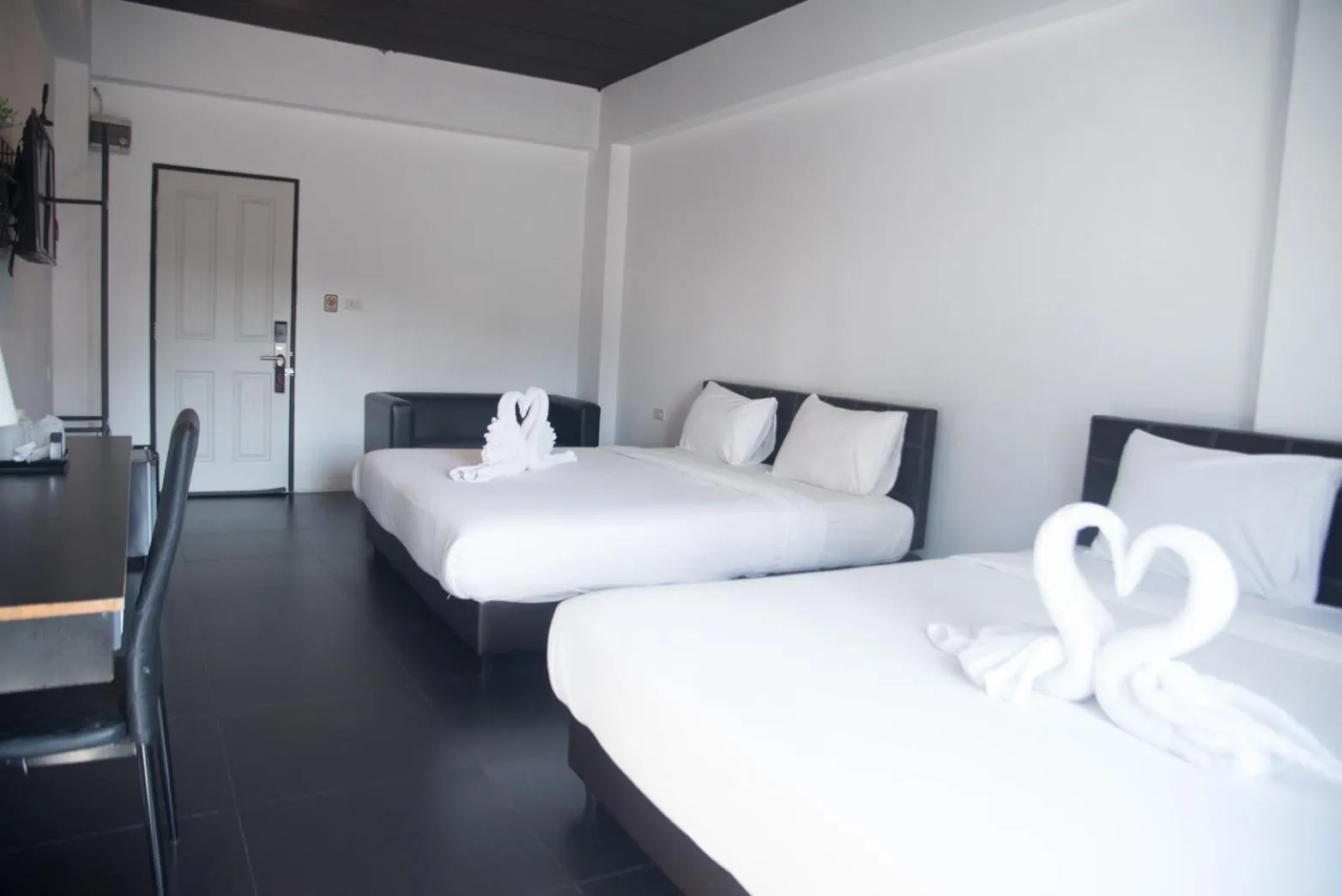 Photo of the whole room, Bed in Azz Hotel