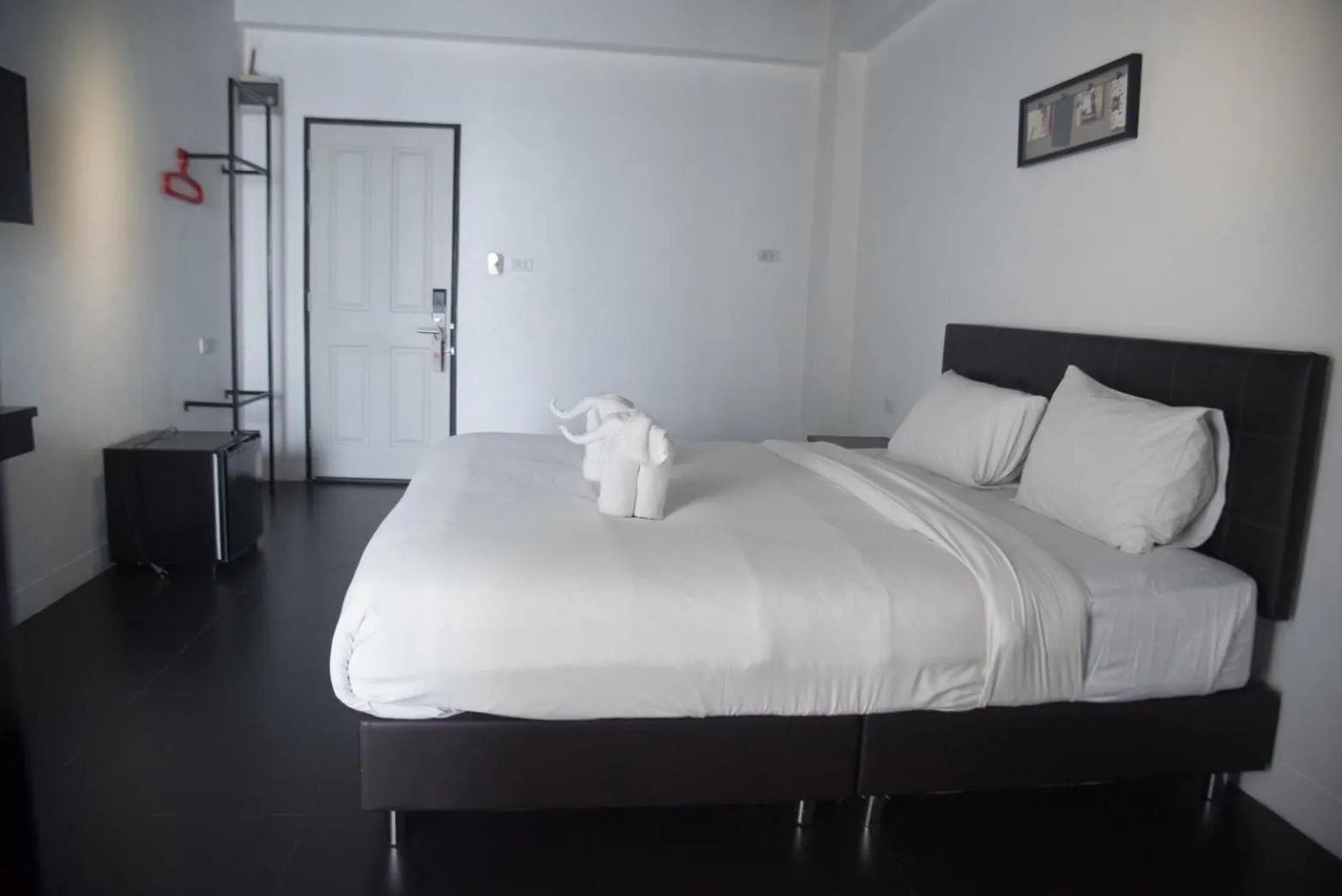 Photo of the whole room, Bed in Azz Hotel