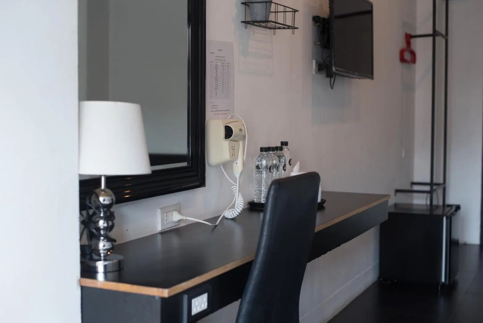 Photo of the whole room in Azz Hotel