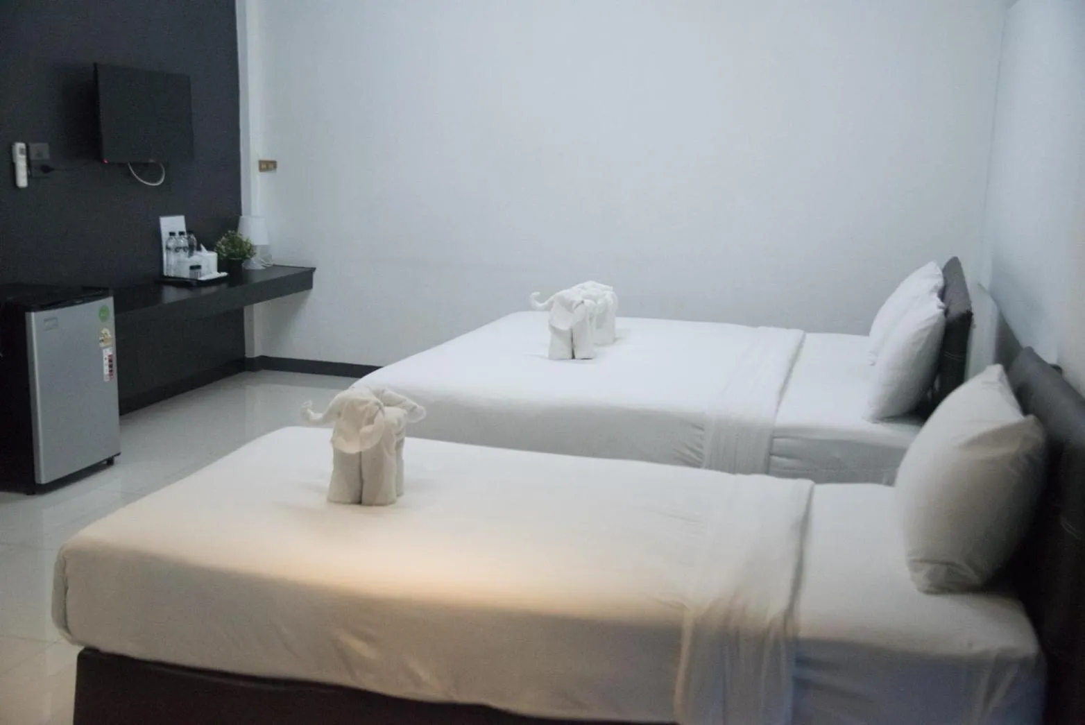 Bedroom, Bed in Azz Hotel