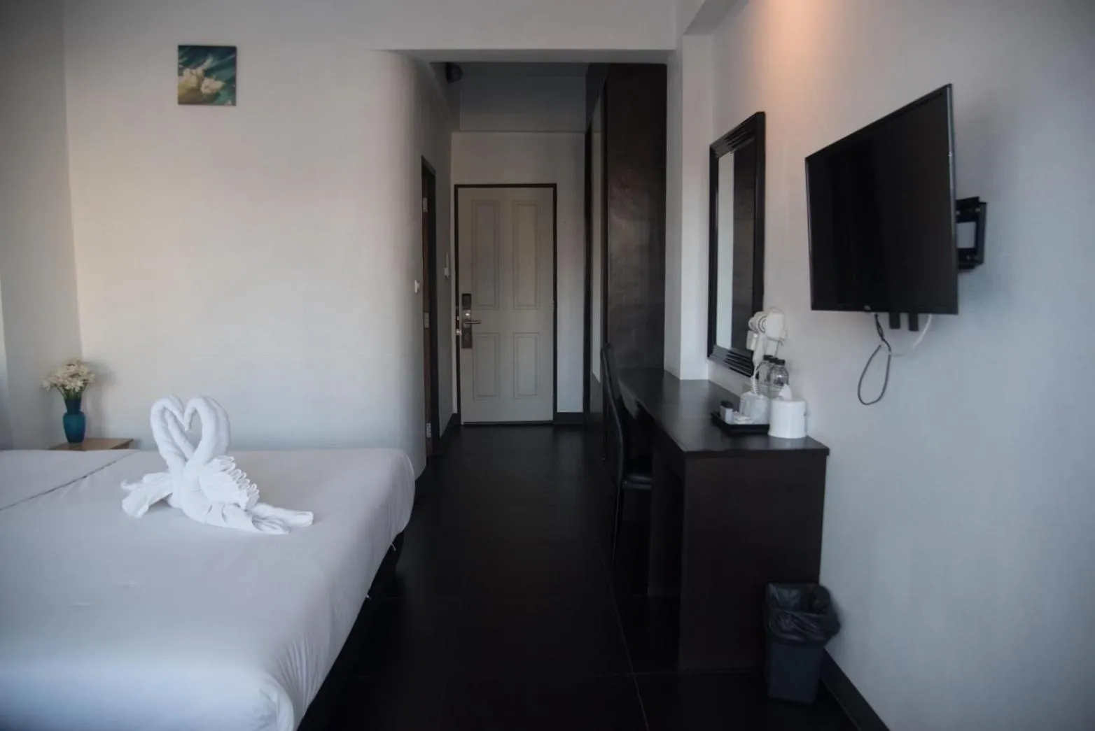 Photo of the whole room, Bed in Azz Hotel