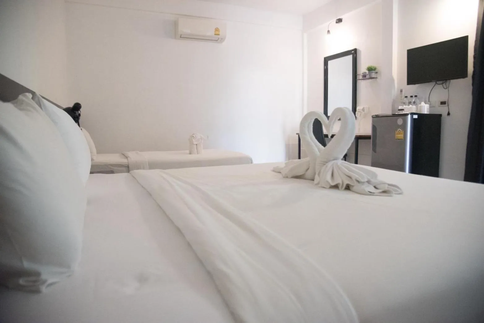 Photo of the whole room, Bed in Azz Hotel