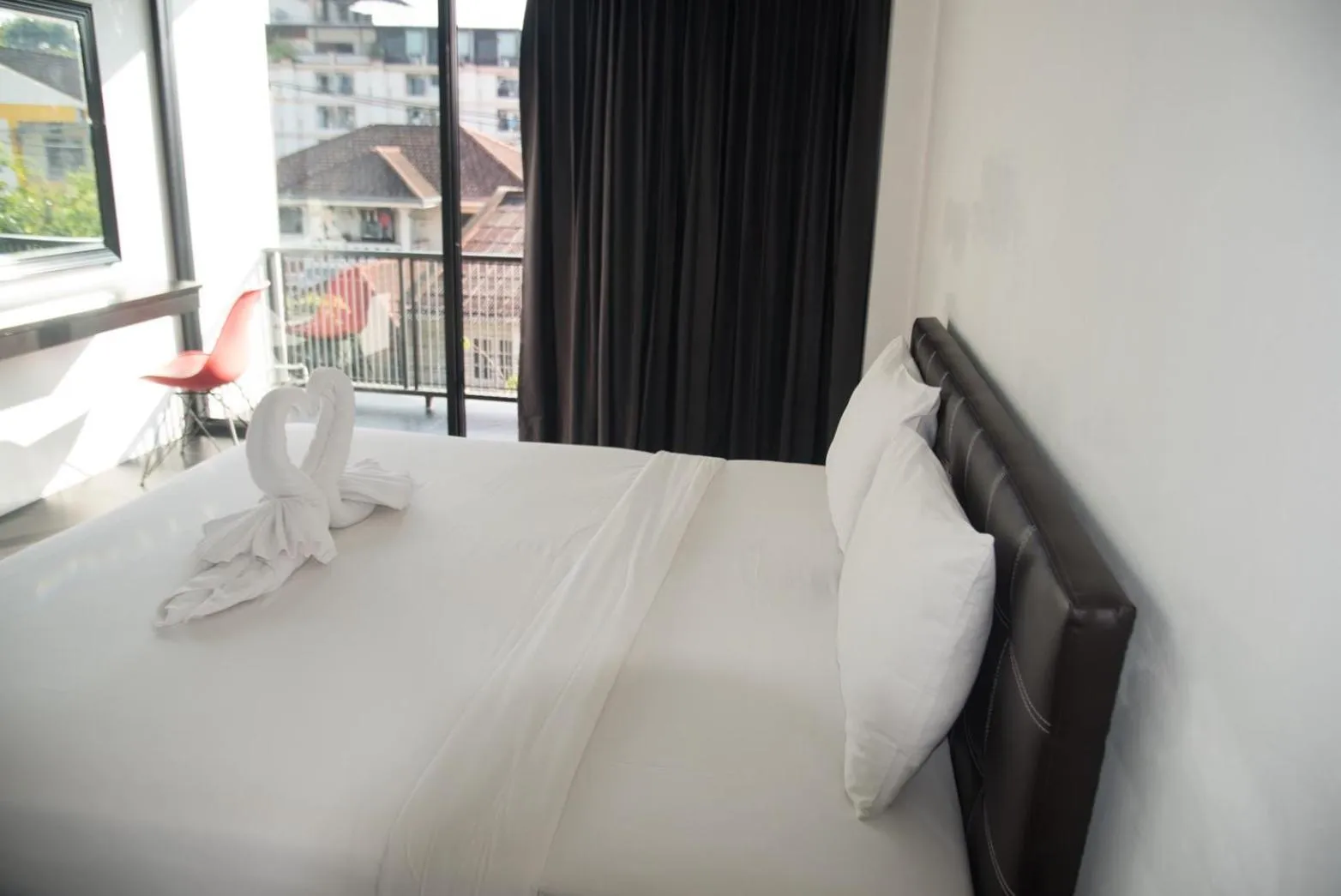 Bedroom, Bed in Azz Hotel