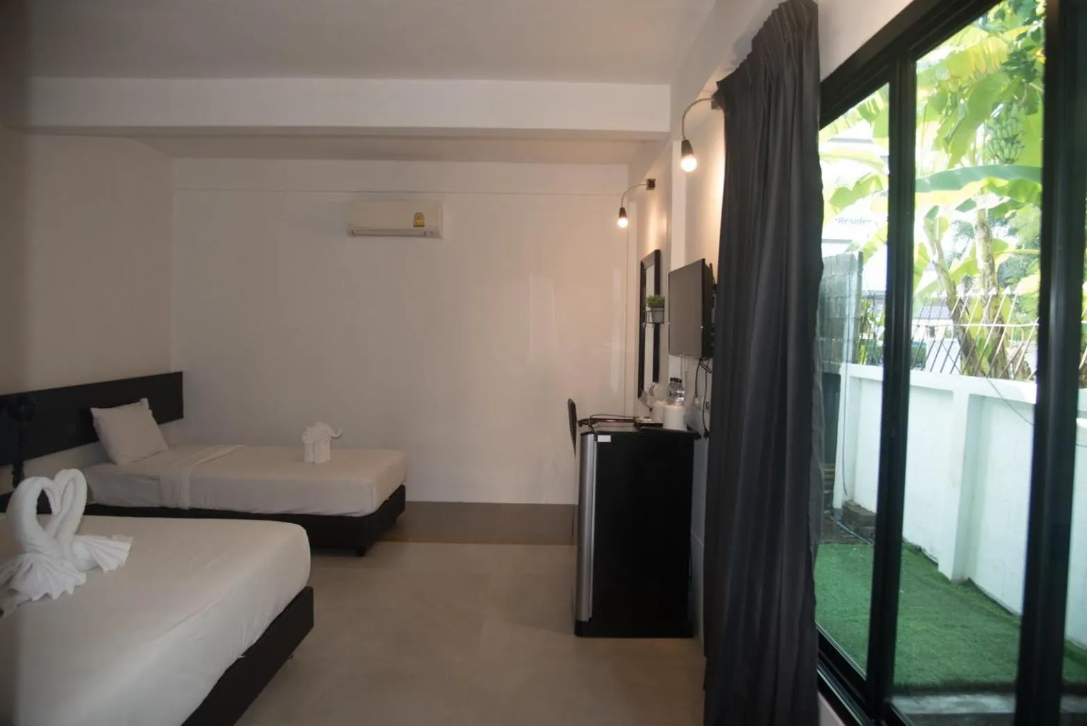 Photo of the whole room, Bed in Azz Hotel