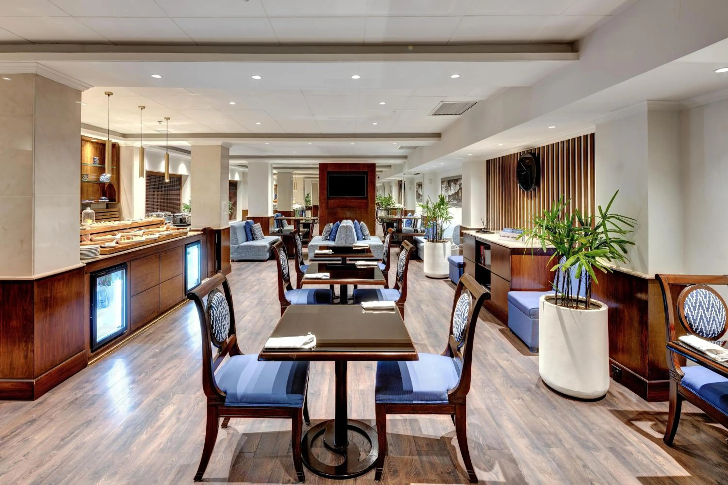 Restaurant/places to eat in Islamabad Marriott Hotel