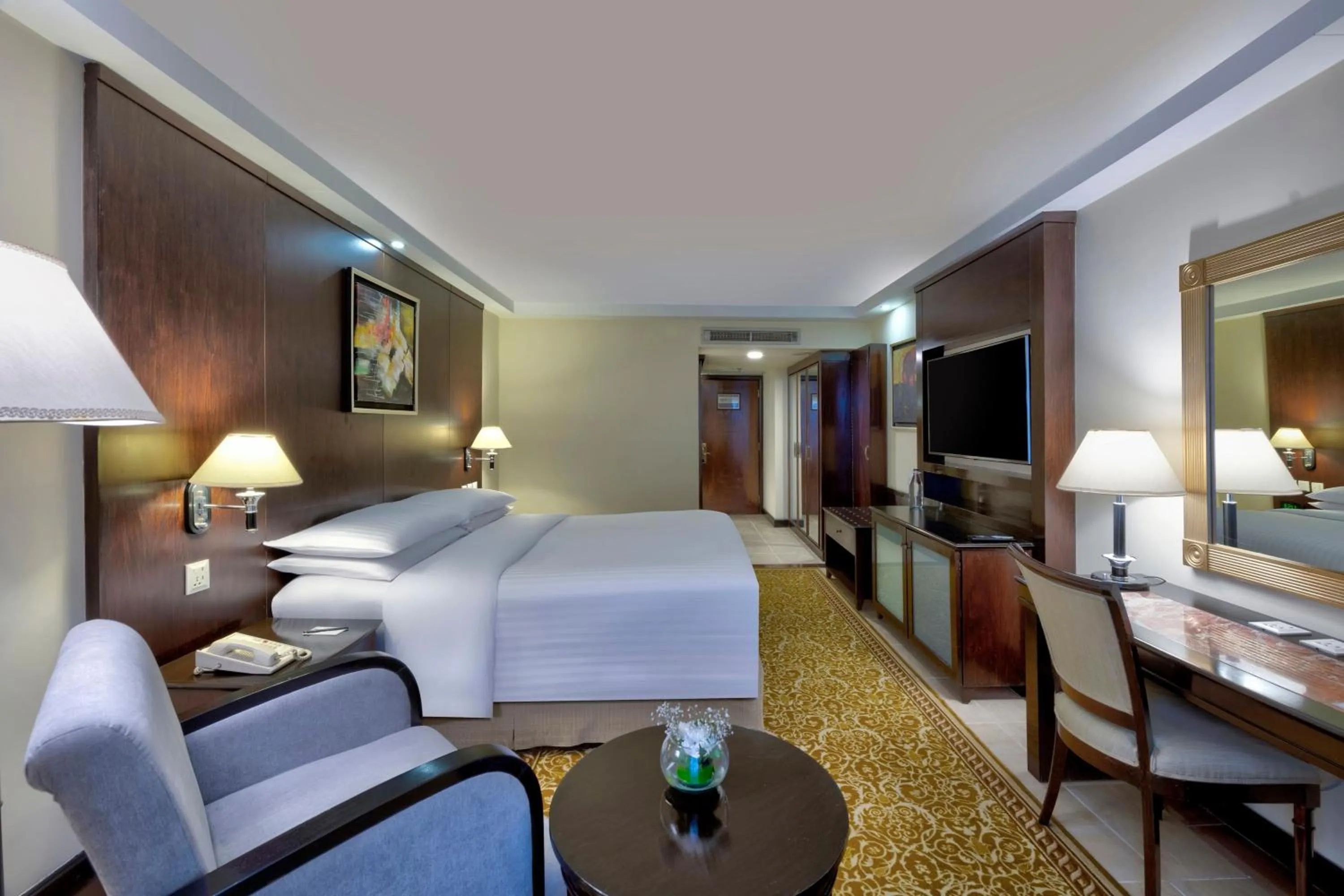 Photo of the whole room, Bed in Islamabad Marriott Hotel