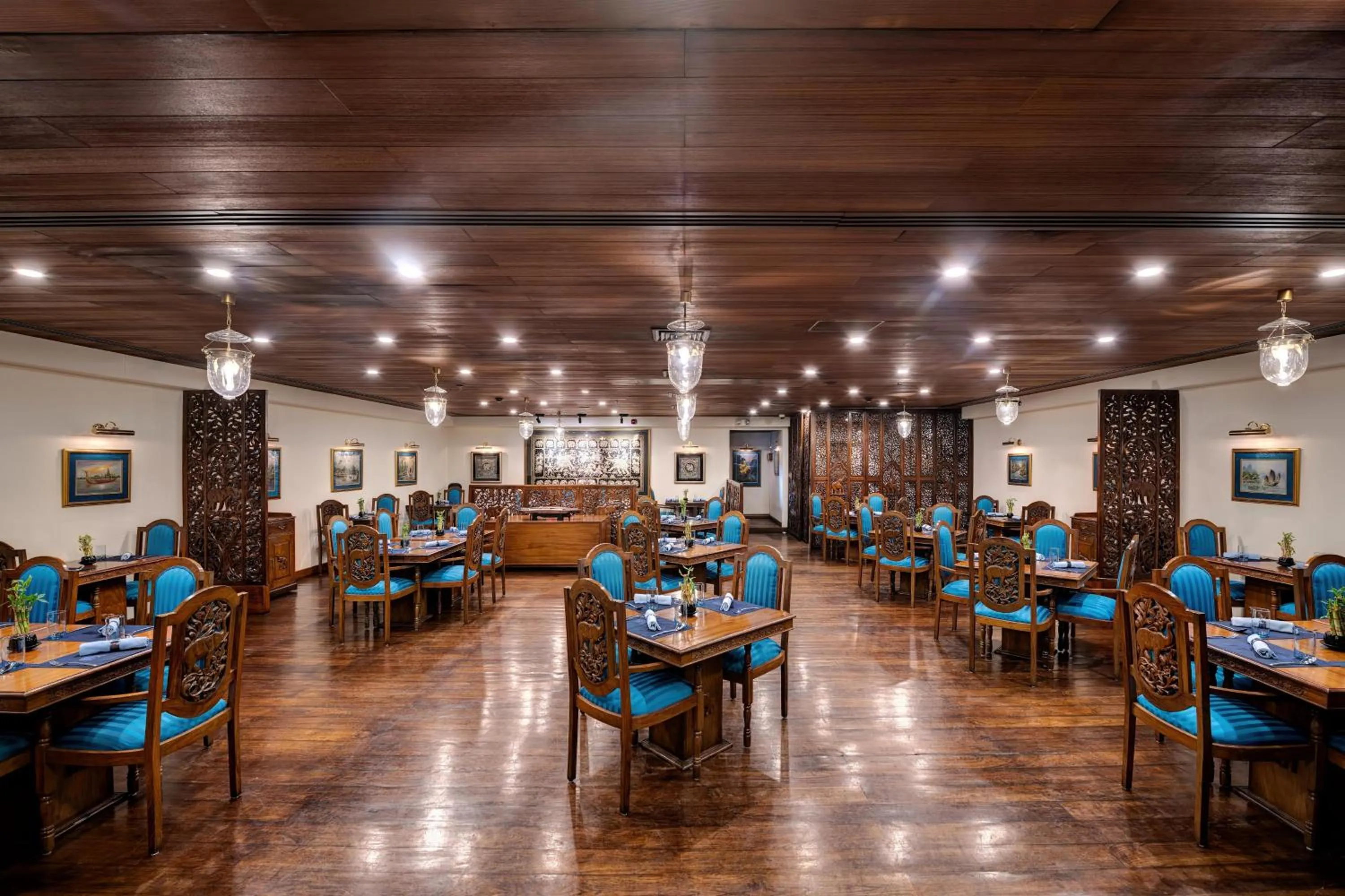 Restaurant/places to eat in Islamabad Marriott Hotel