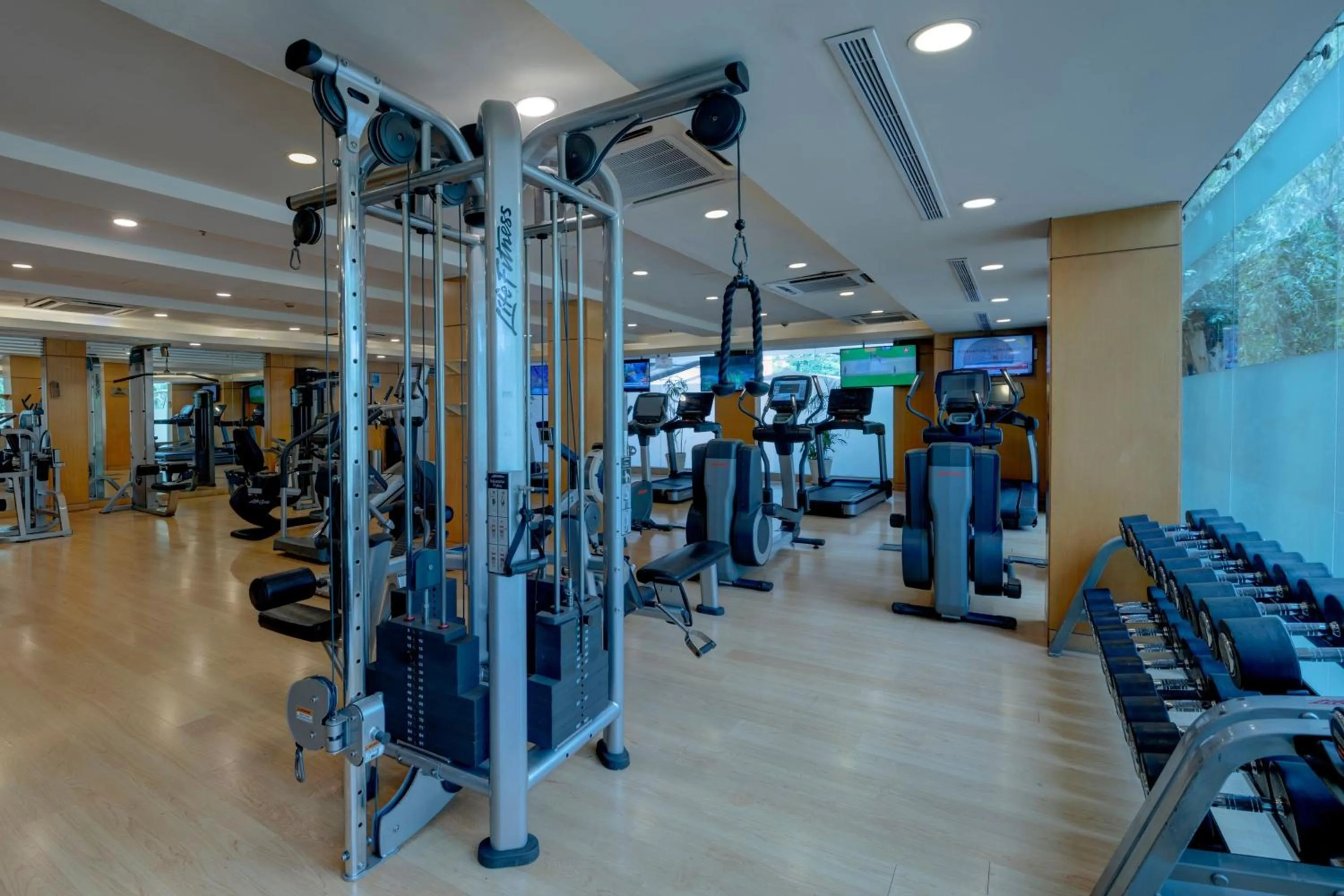 Fitness centre/facilities in Islamabad Marriott Hotel