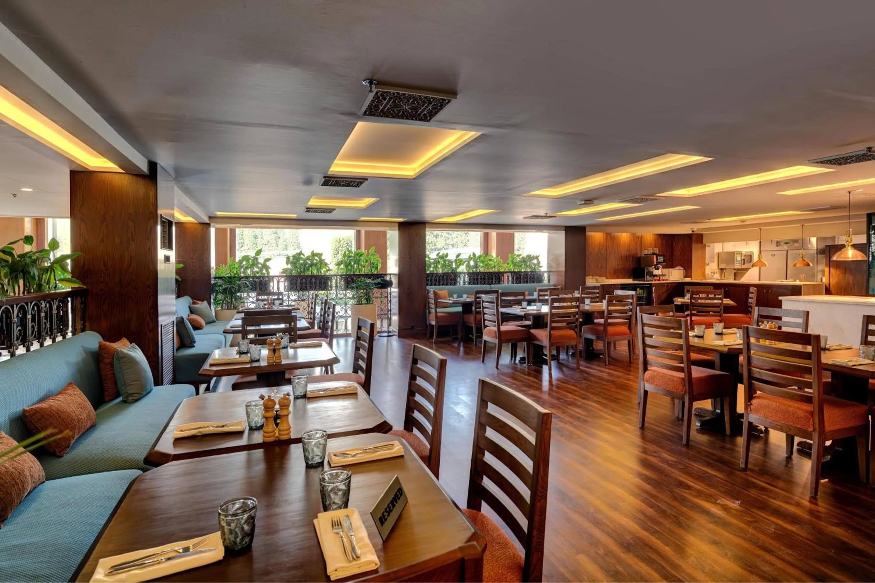 Restaurant/places to eat in Islamabad Marriott Hotel