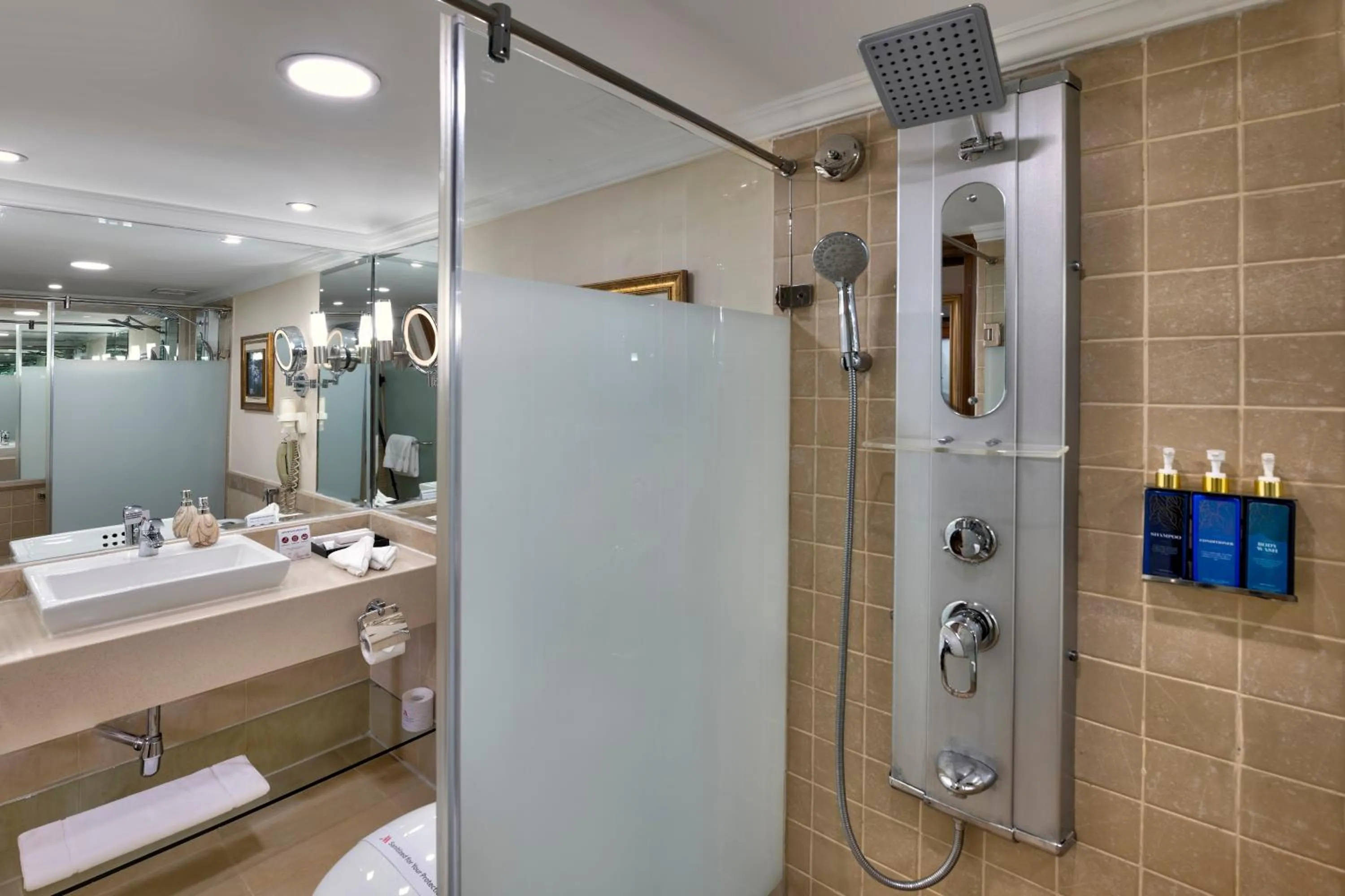 Bathroom in Islamabad Marriott Hotel