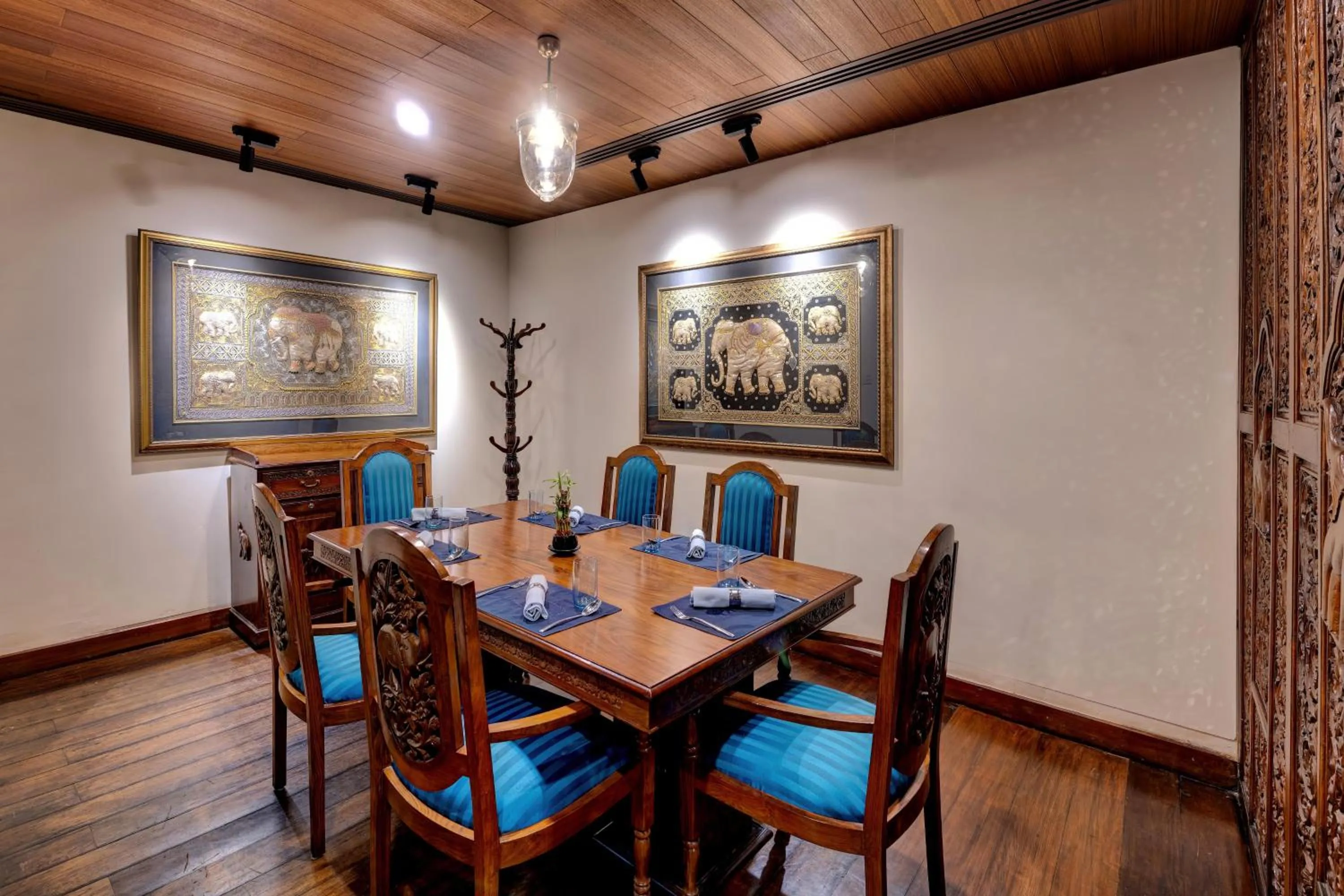 Restaurant/places to eat in Islamabad Marriott Hotel