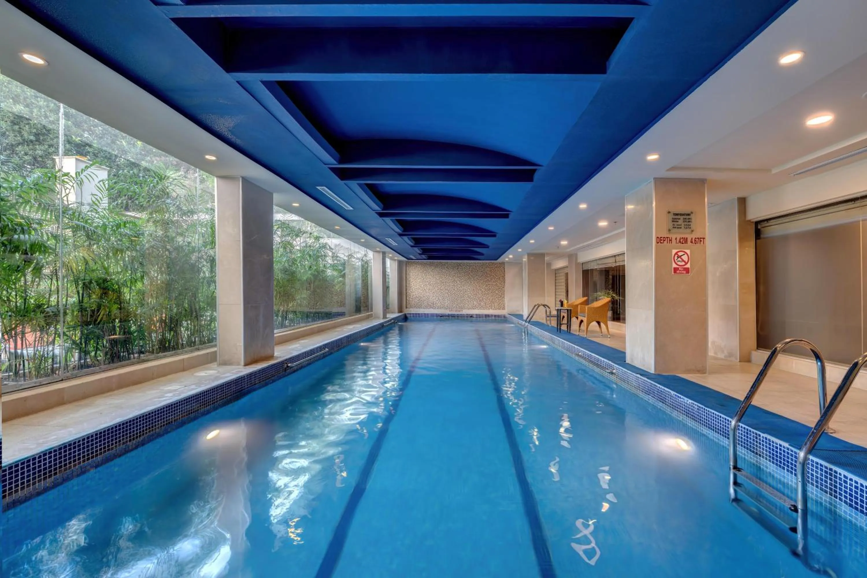 Swimming pool in Islamabad Marriott Hotel