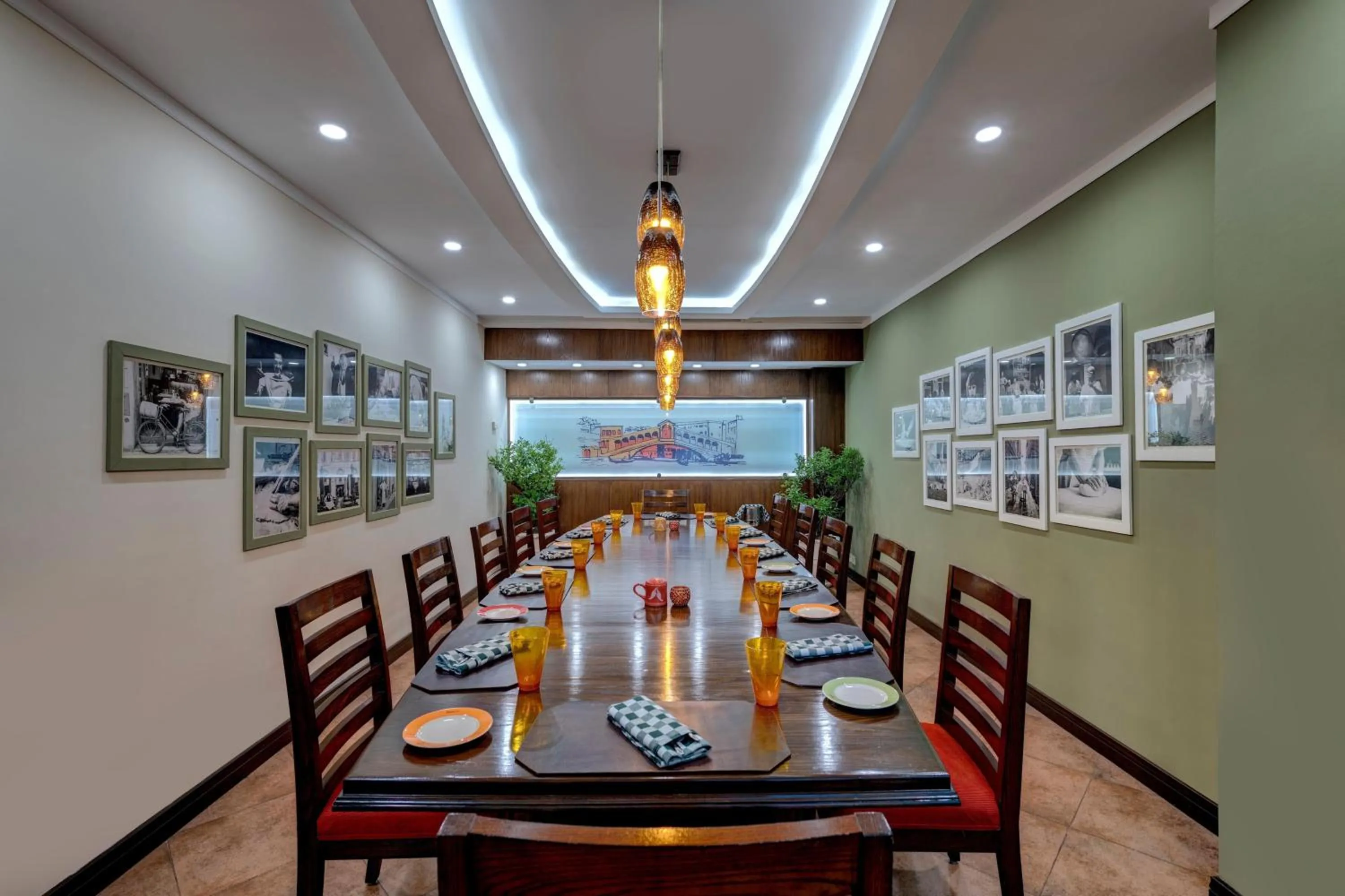 Restaurant/places to eat in Islamabad Marriott Hotel