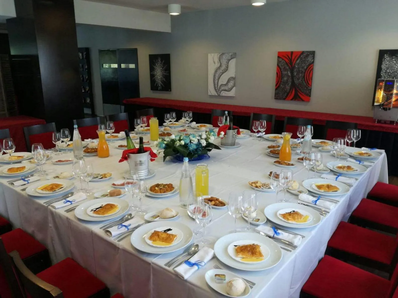 Restaurant/places to eat in Paredes Hotel Apartamento