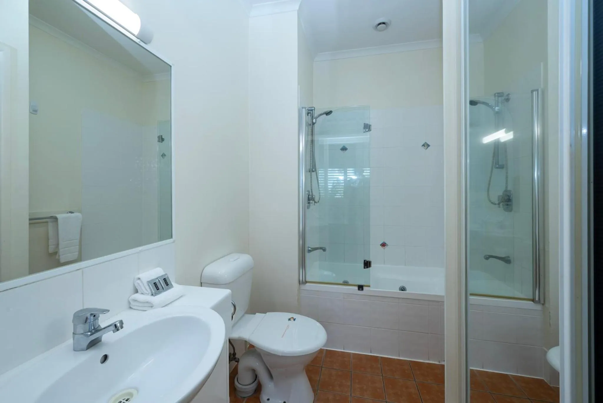 Shower in Endless Summer Resort