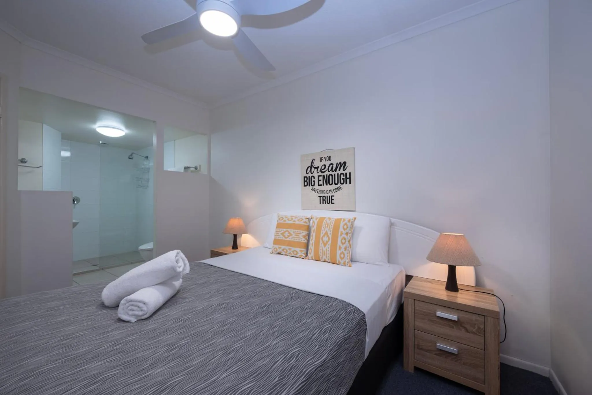 Bedroom, Bed in Endless Summer Resort