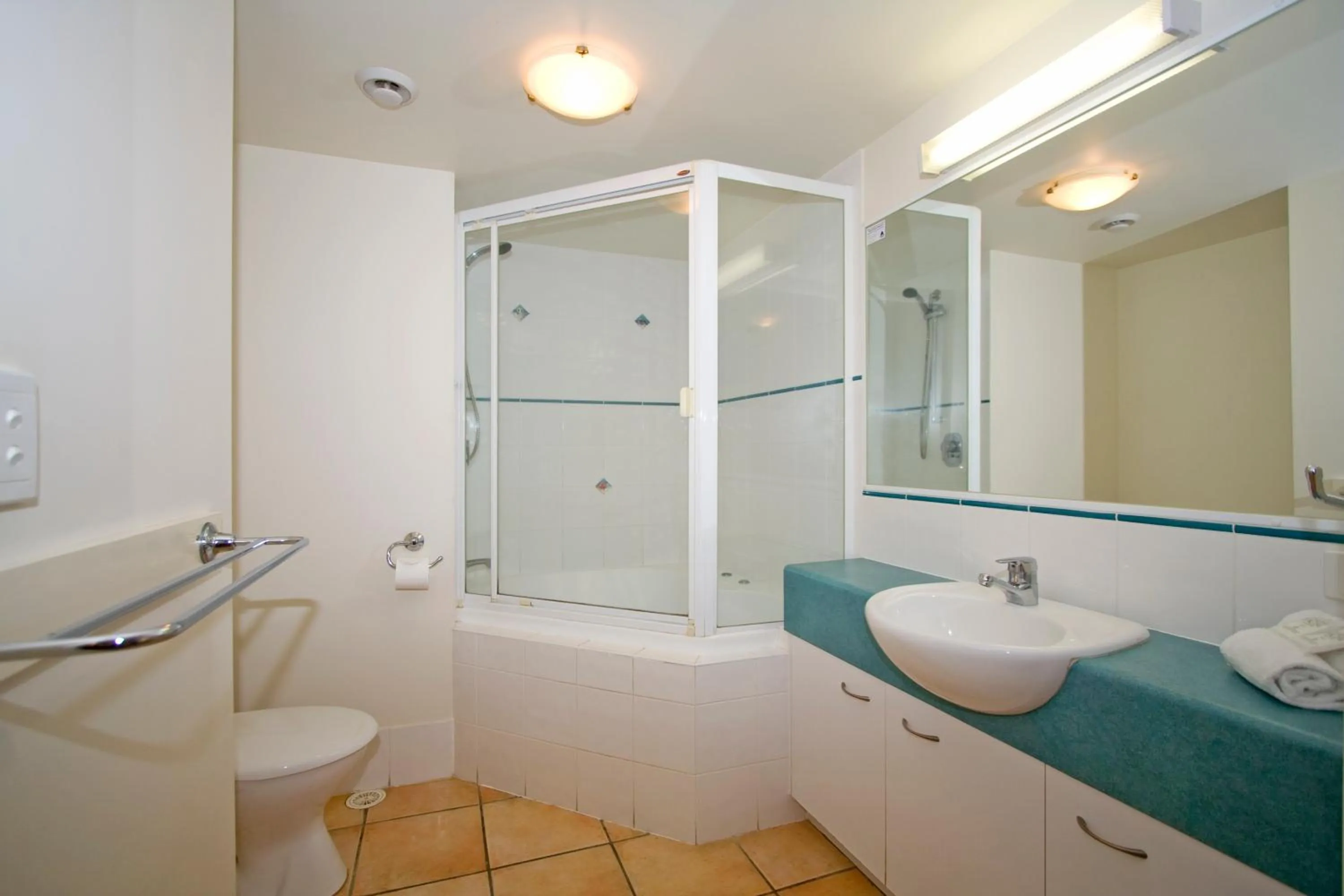 Shower in Endless Summer Resort