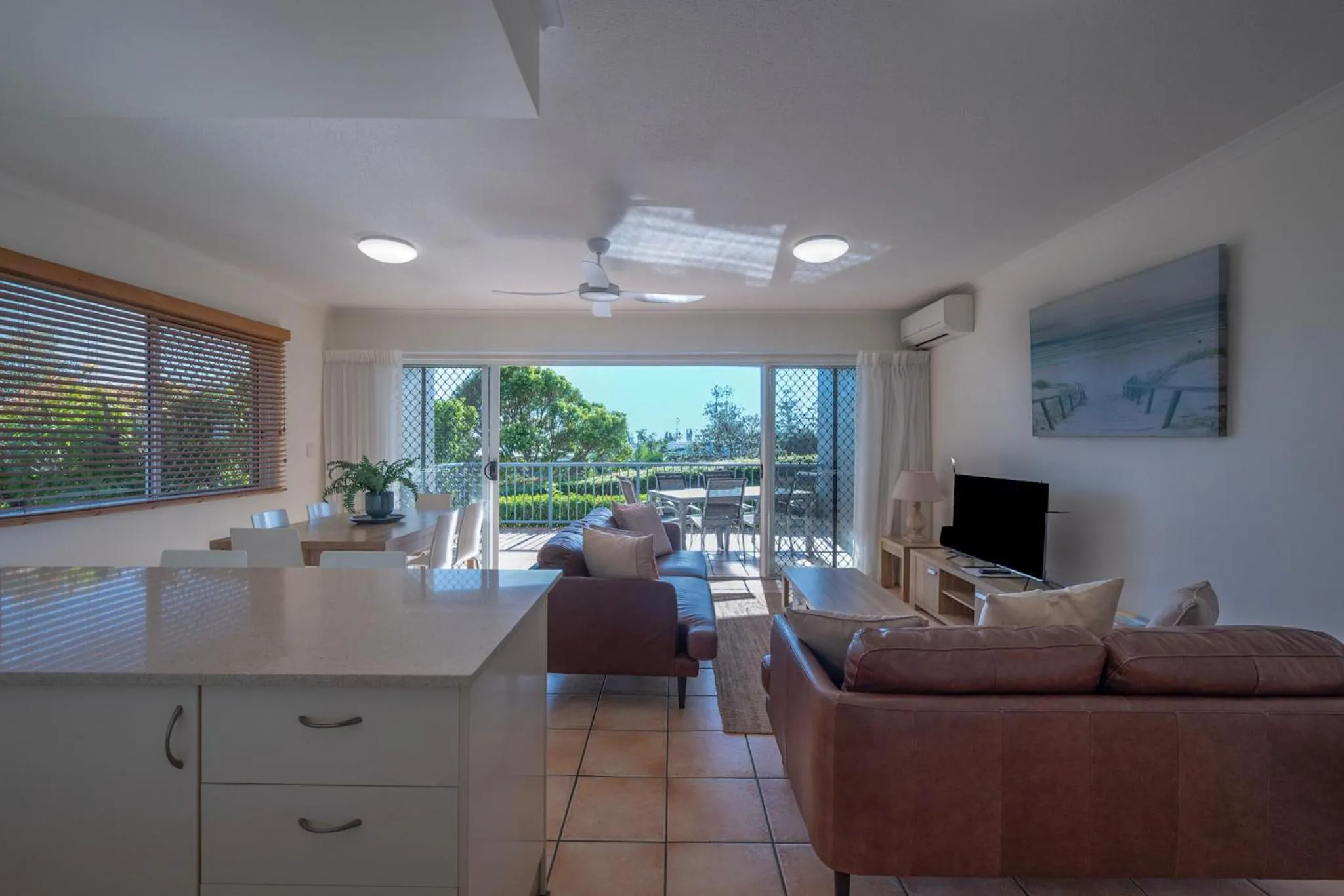 TV and multimedia in Endless Summer Resort