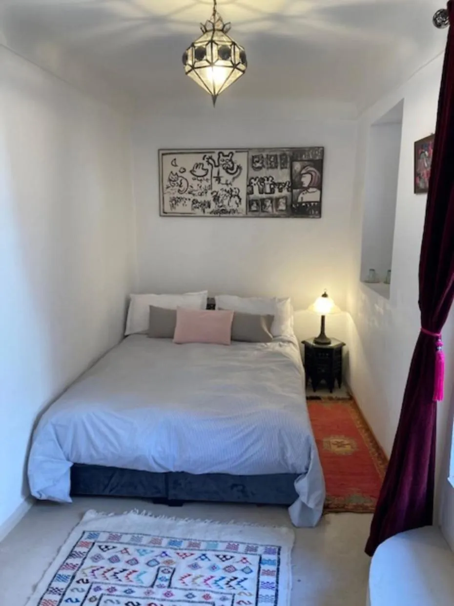 Photo of the whole room, Bed in Riad SASHA