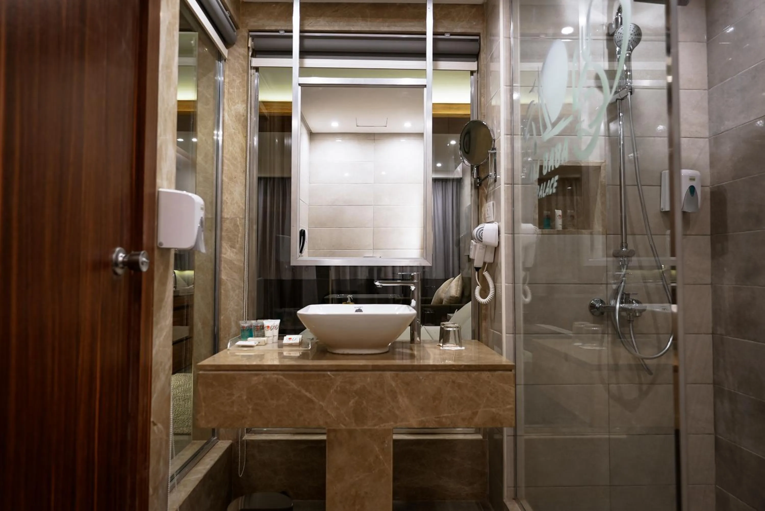 Shower in Ali Baba Palace Resort