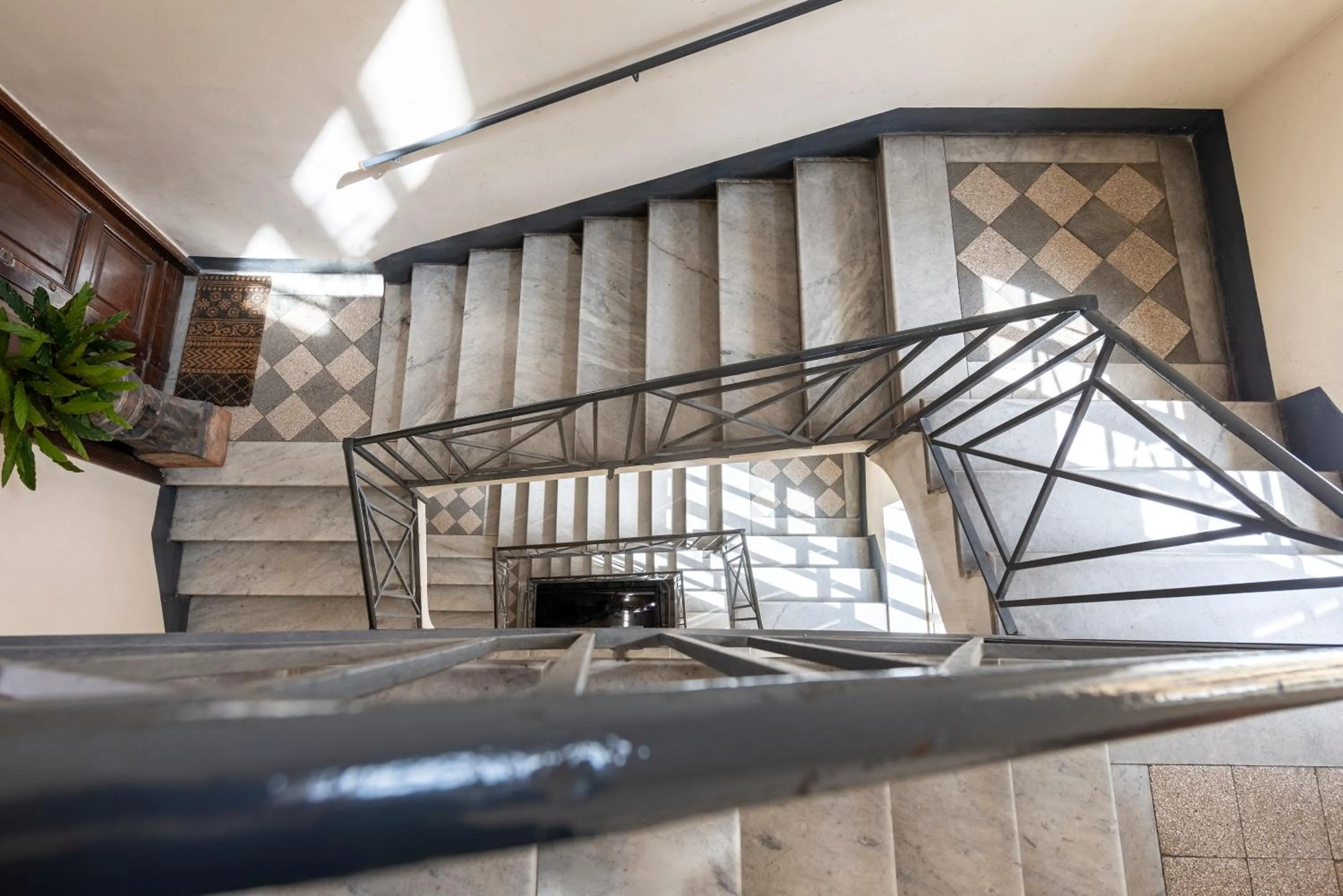 Inner courtyard view in Livia B&B - Trastevere