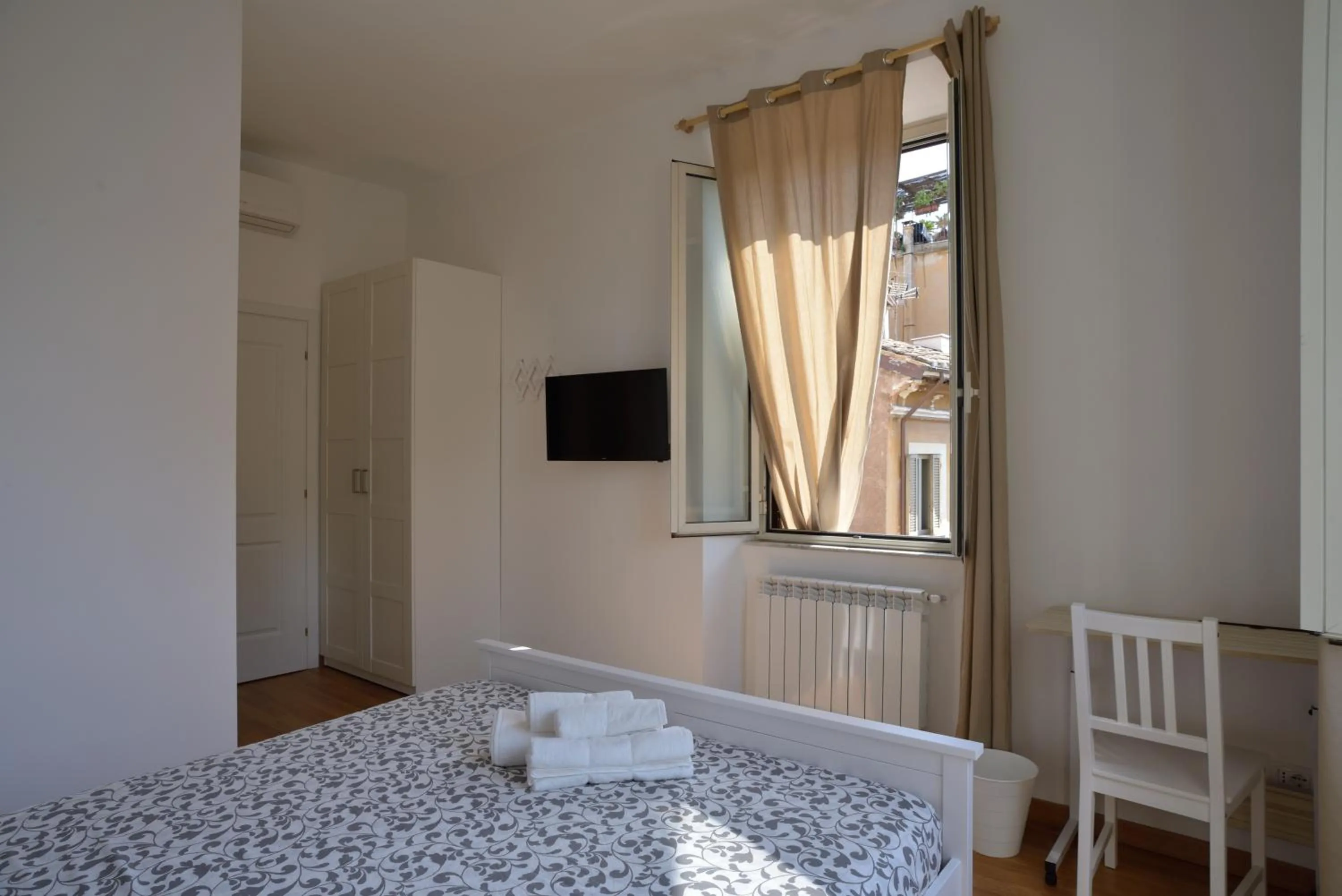 Photo of the whole room, Bed in Livia B&B - Trastevere