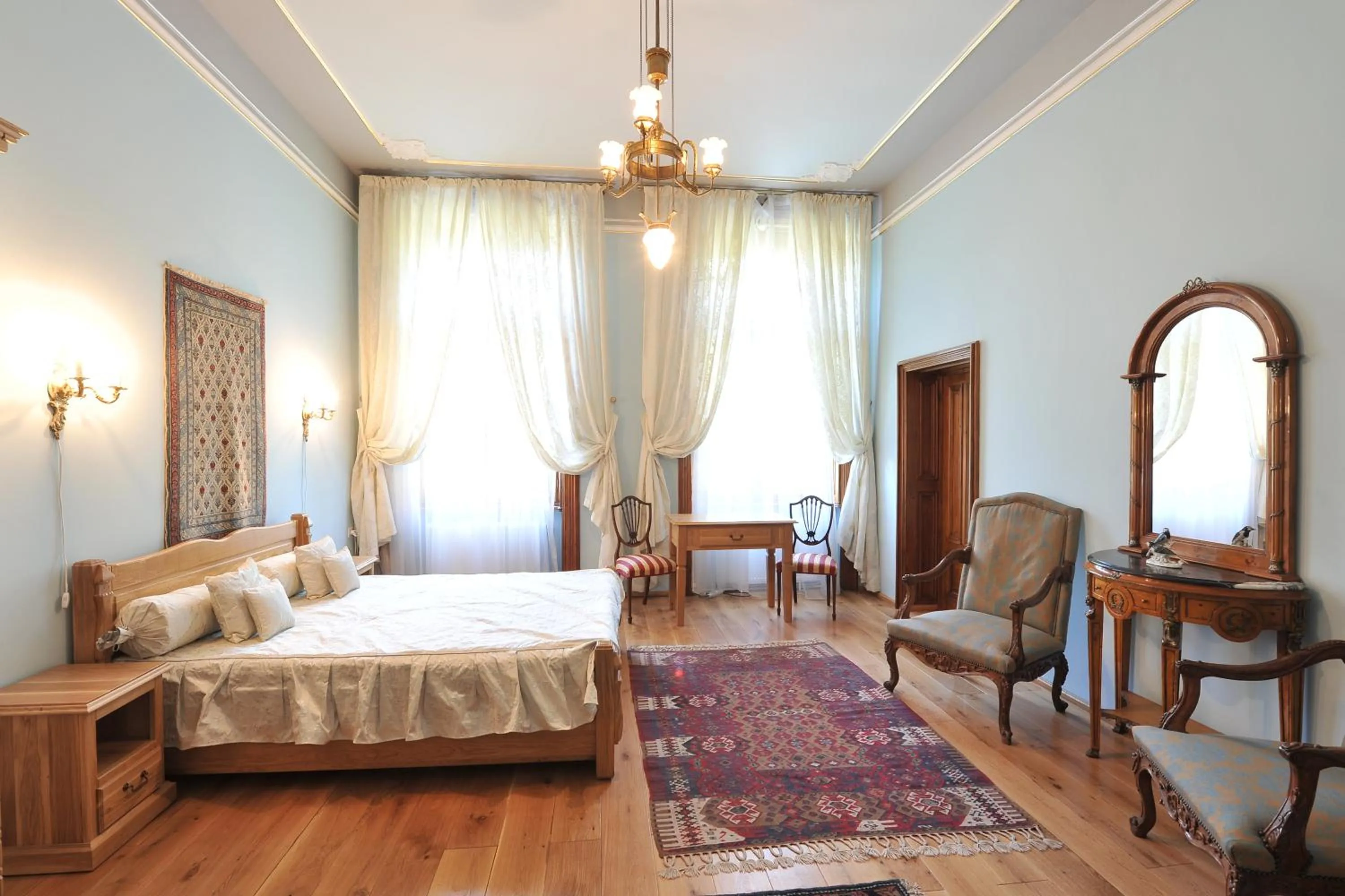 Photo of the whole room in Conac Polizu