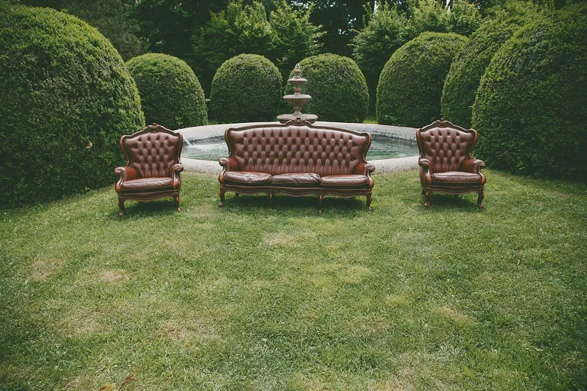 Property building in Conac Polizu