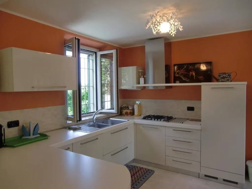 Kitchen or kitchenette in B&B LA VIGNA DI TINA