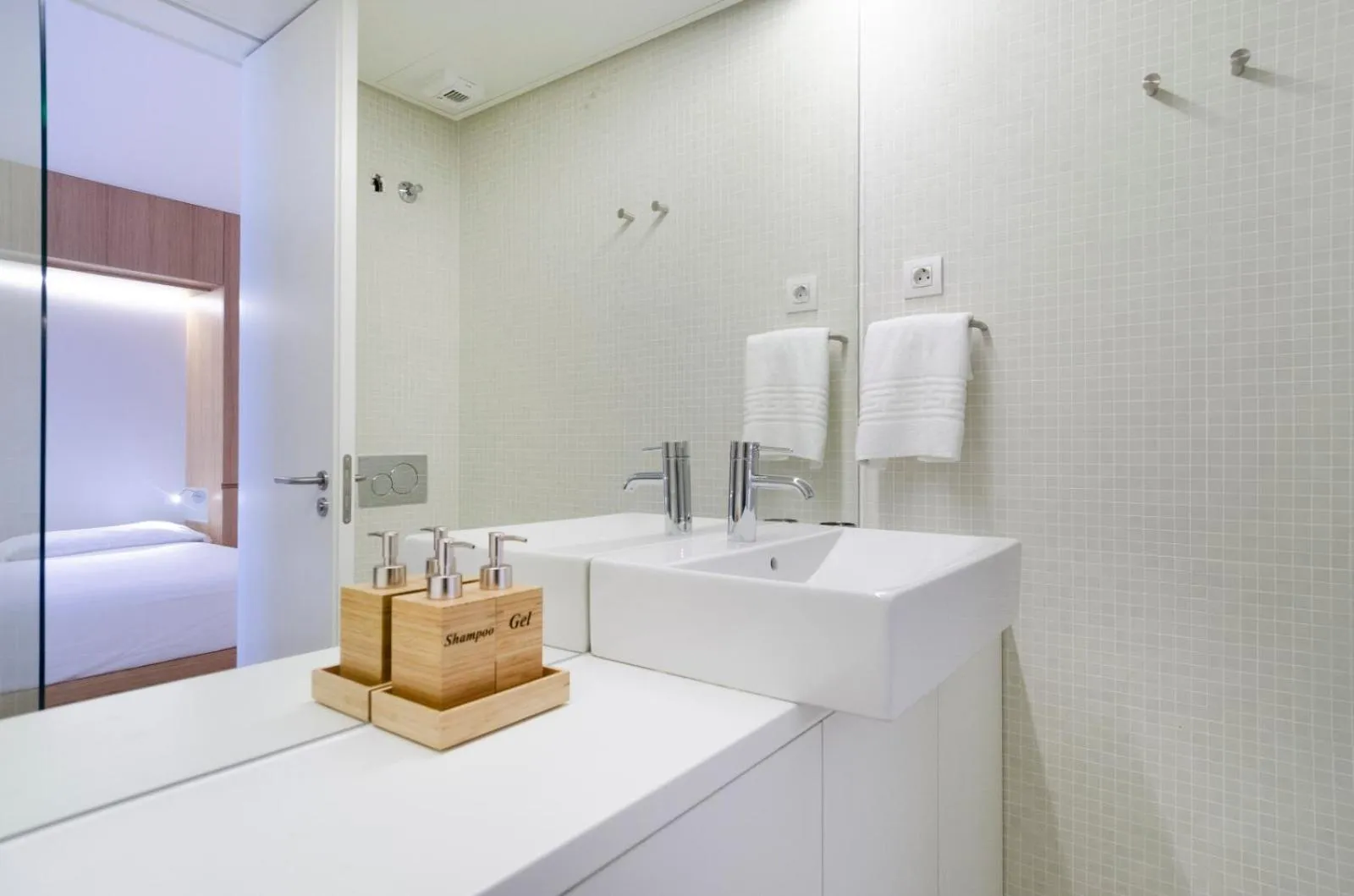 Bathroom in Hoom Apartments Juan Bravo