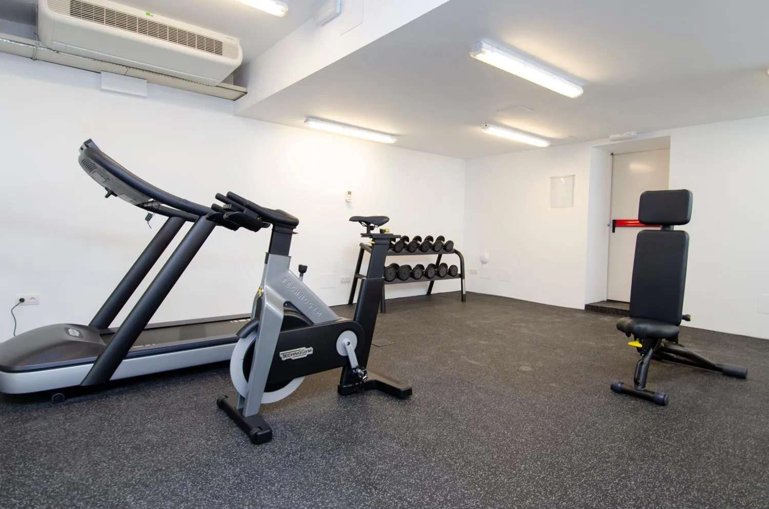 Fitness centre/facilities in Hoom Apartments Juan Bravo