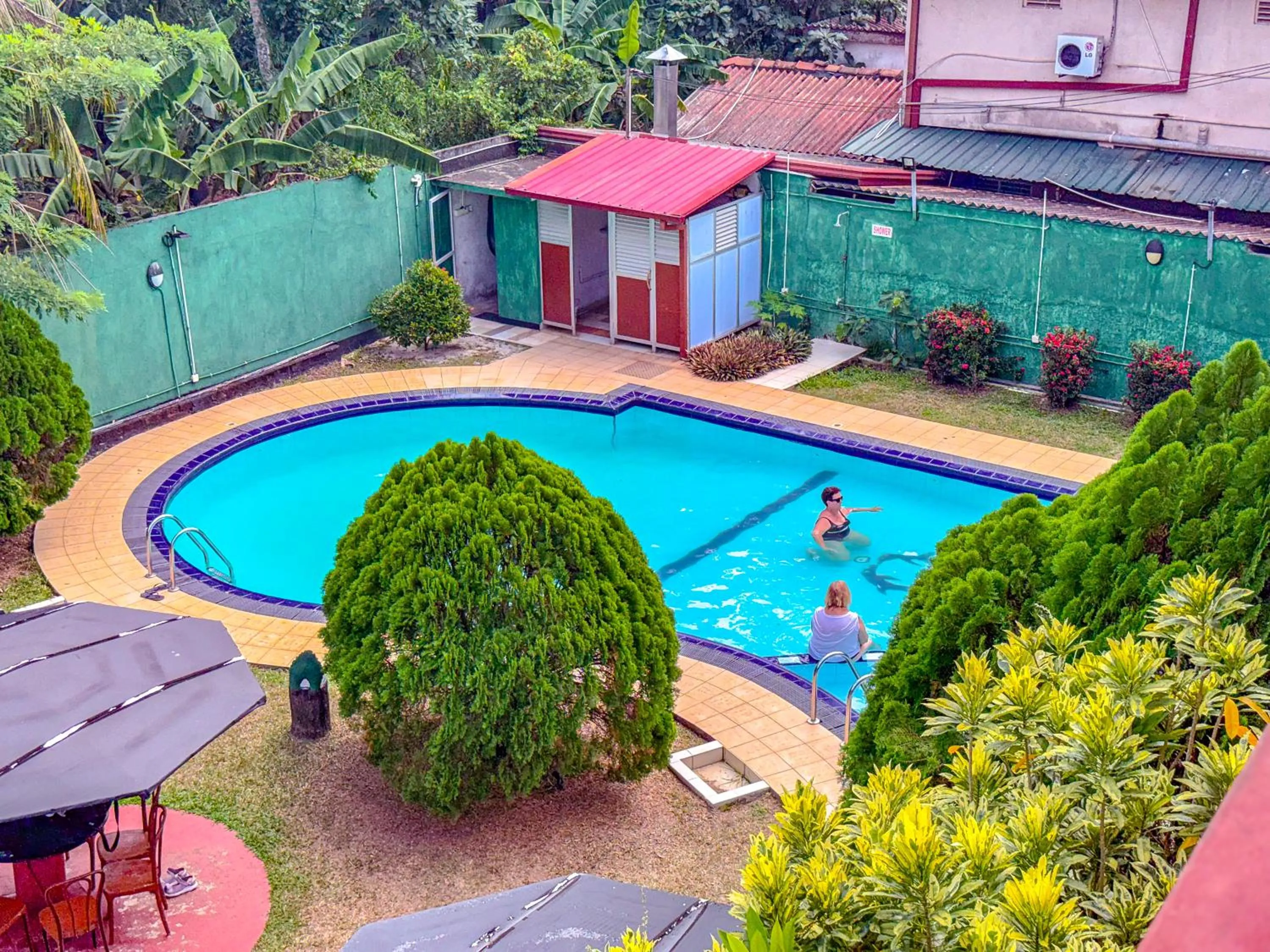 Swimming pool in Airport Green View Hotel Katunayake