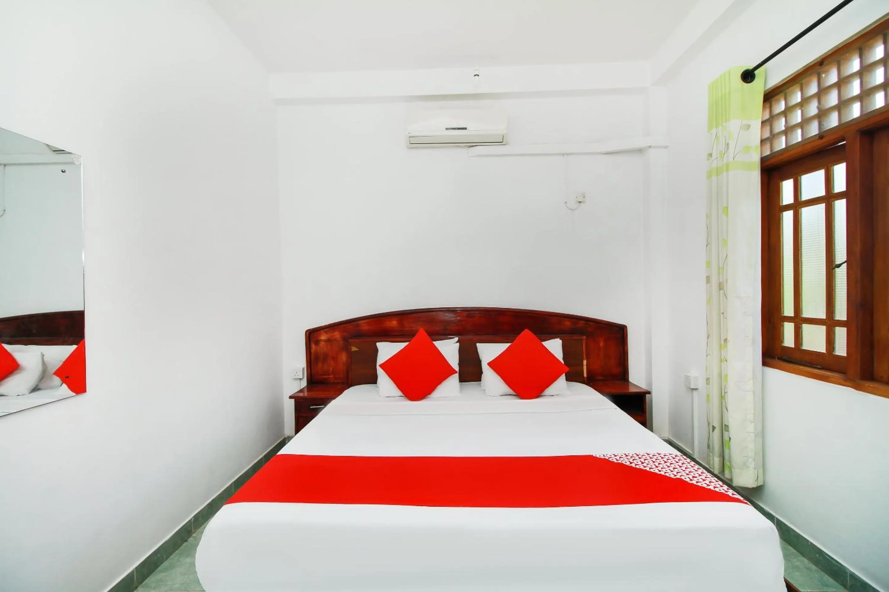 Bed in Airport Green View Resort