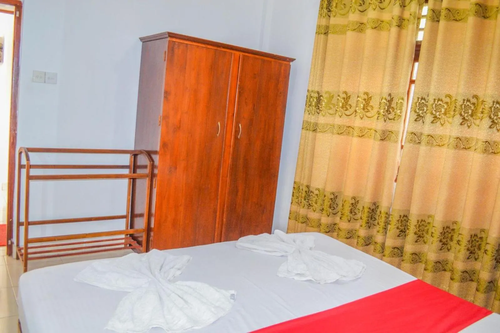 Photo of the whole room, Bed in Airport Green View Hotel Katunayake