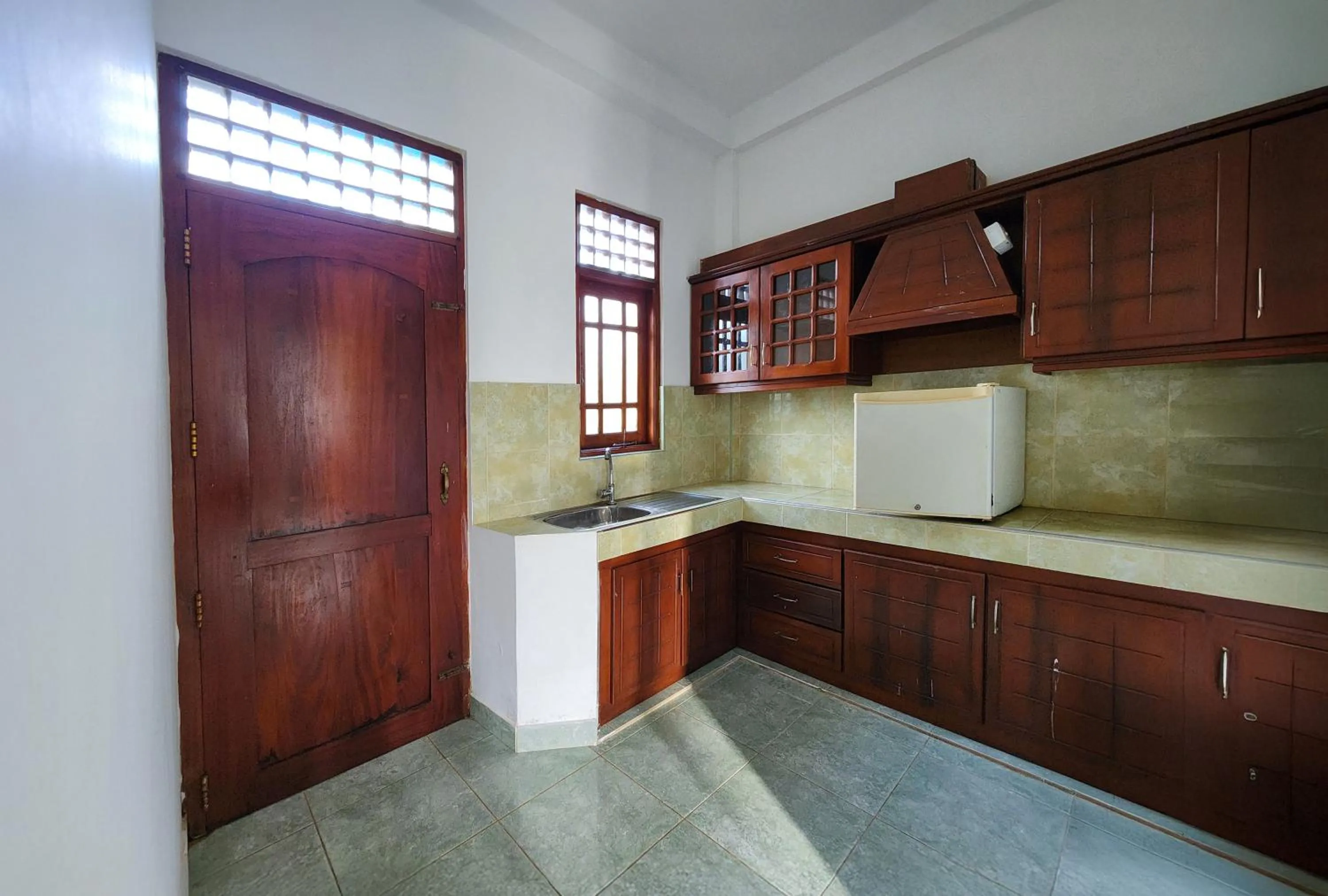 Kitchen or kitchenette in Airport Green View Resort