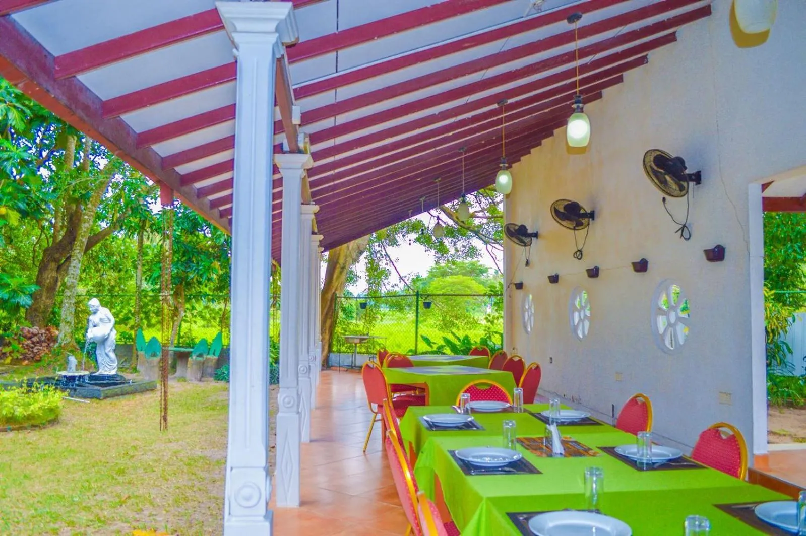 Restaurant/places to eat in Airport Green View Hotel Katunayake