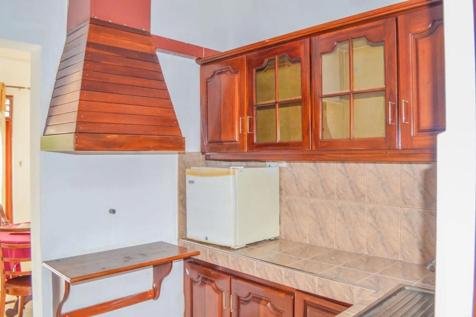 Kitchen or kitchenette in Airport Green View Hotel Katunayake